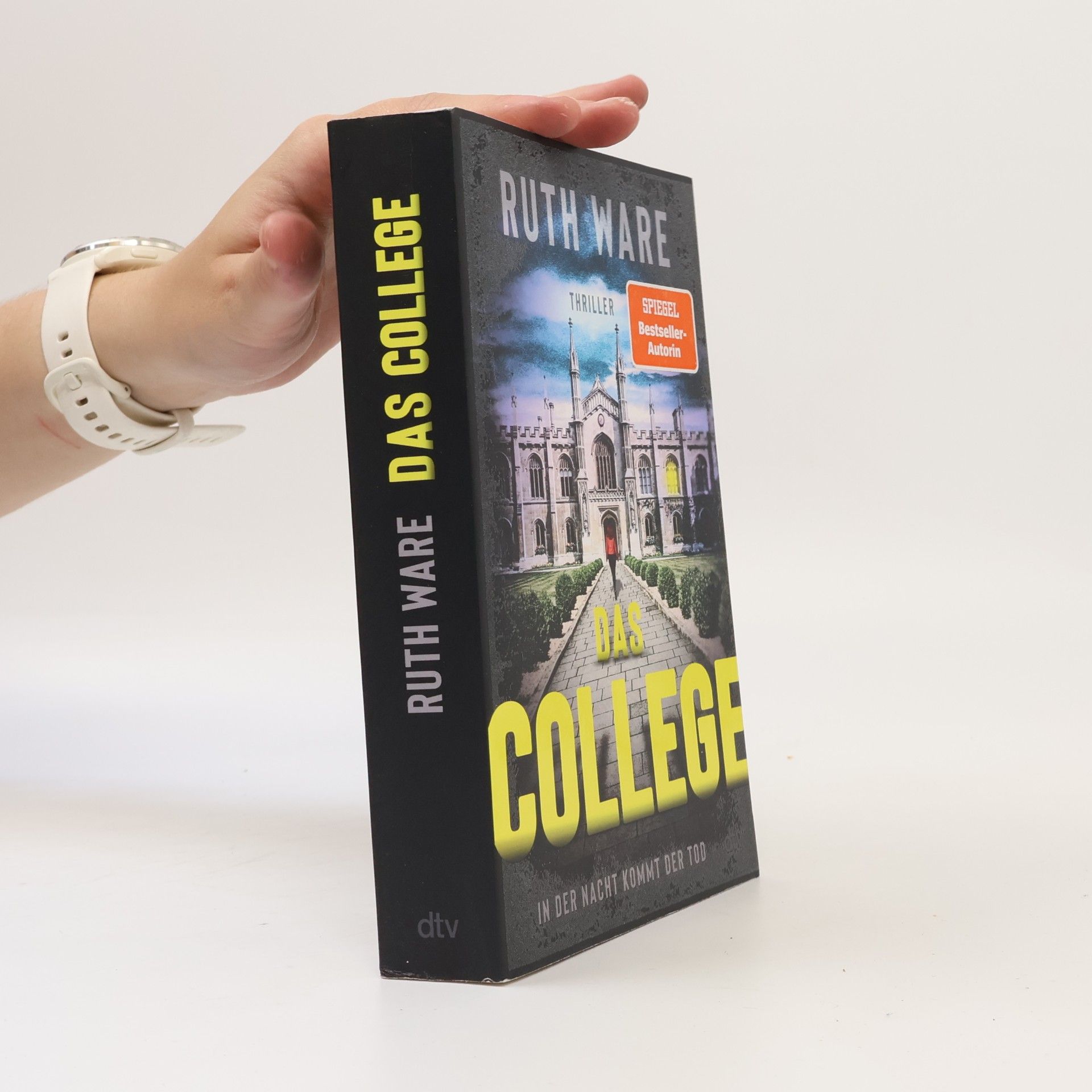 Ruth Ware Das College