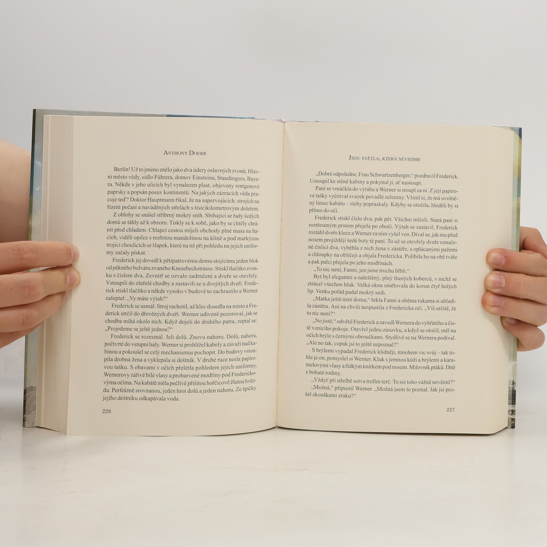 Anthony Doerr Jsou světla, která nevidíme