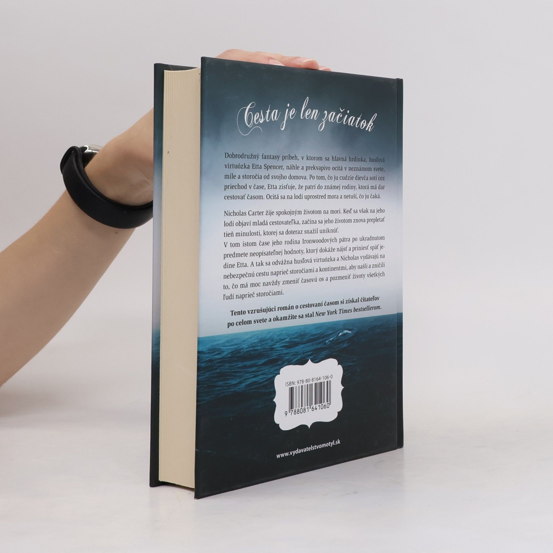 Alexandra Bracken Cestovateľ