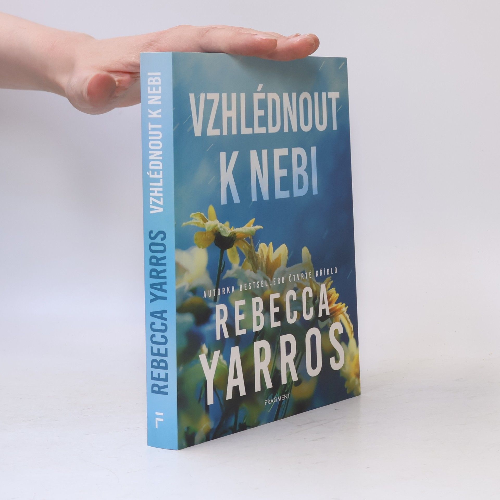 Rebecca Yarros Vzhlédnout k nebi