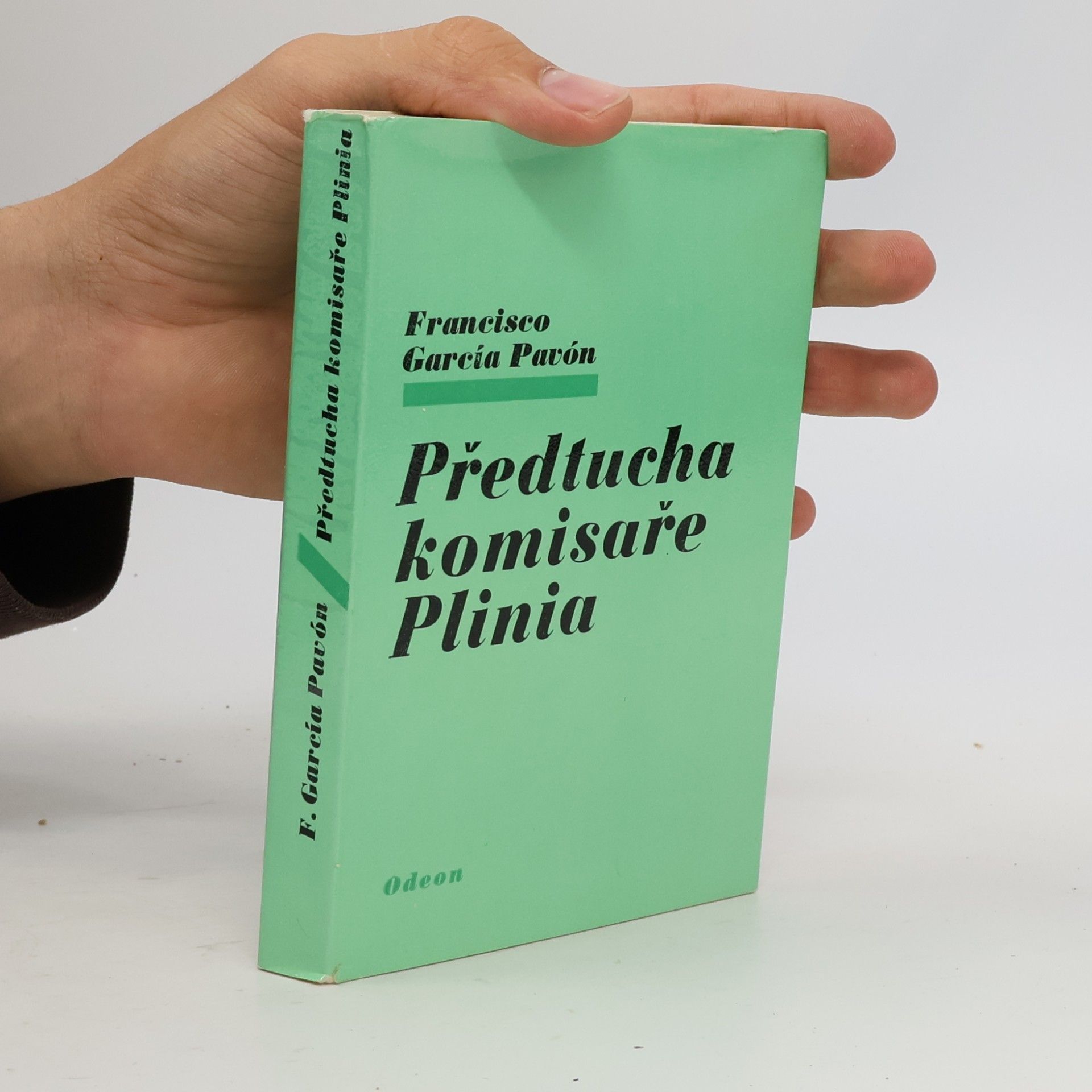 Francisco García Pavón Předtucha komisaře Plinia