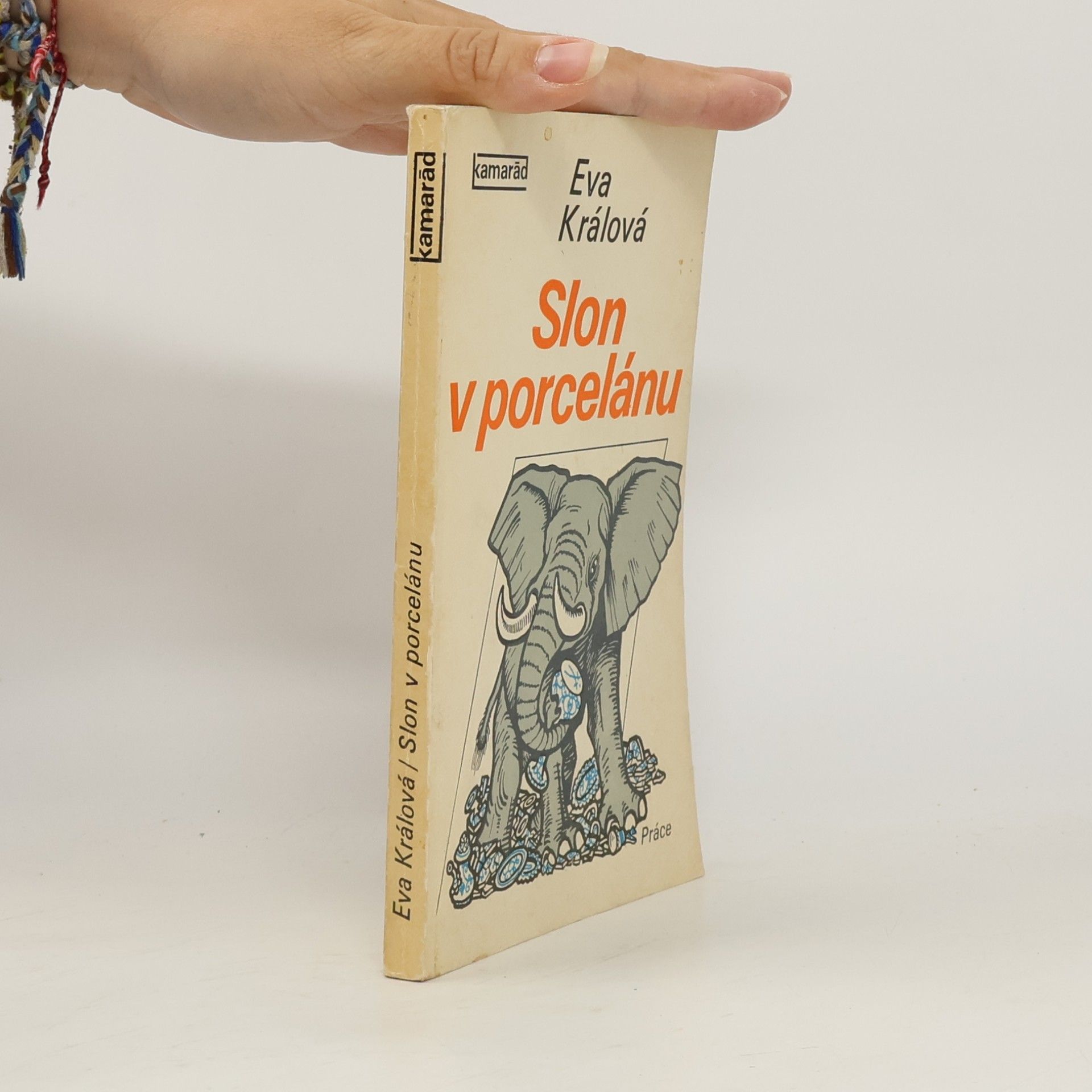 Králová Eva Slon v porcelánu