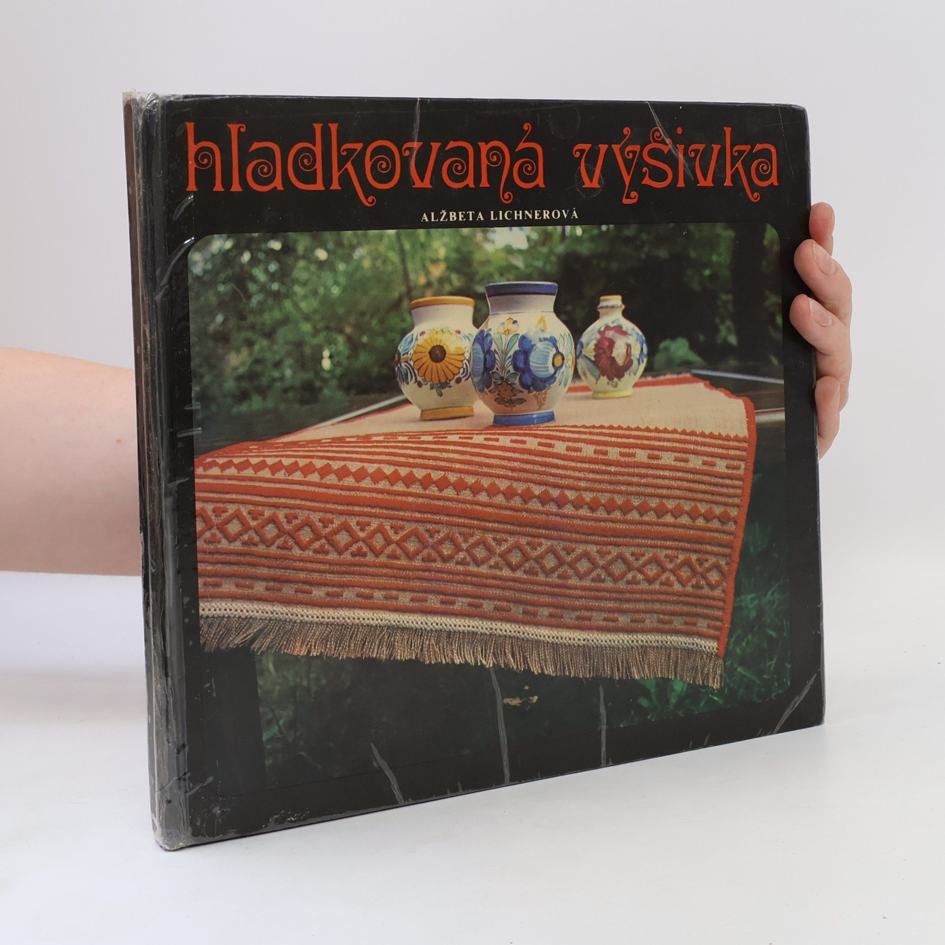 Alžbeta Lichnerová Hladkovaná výšivka