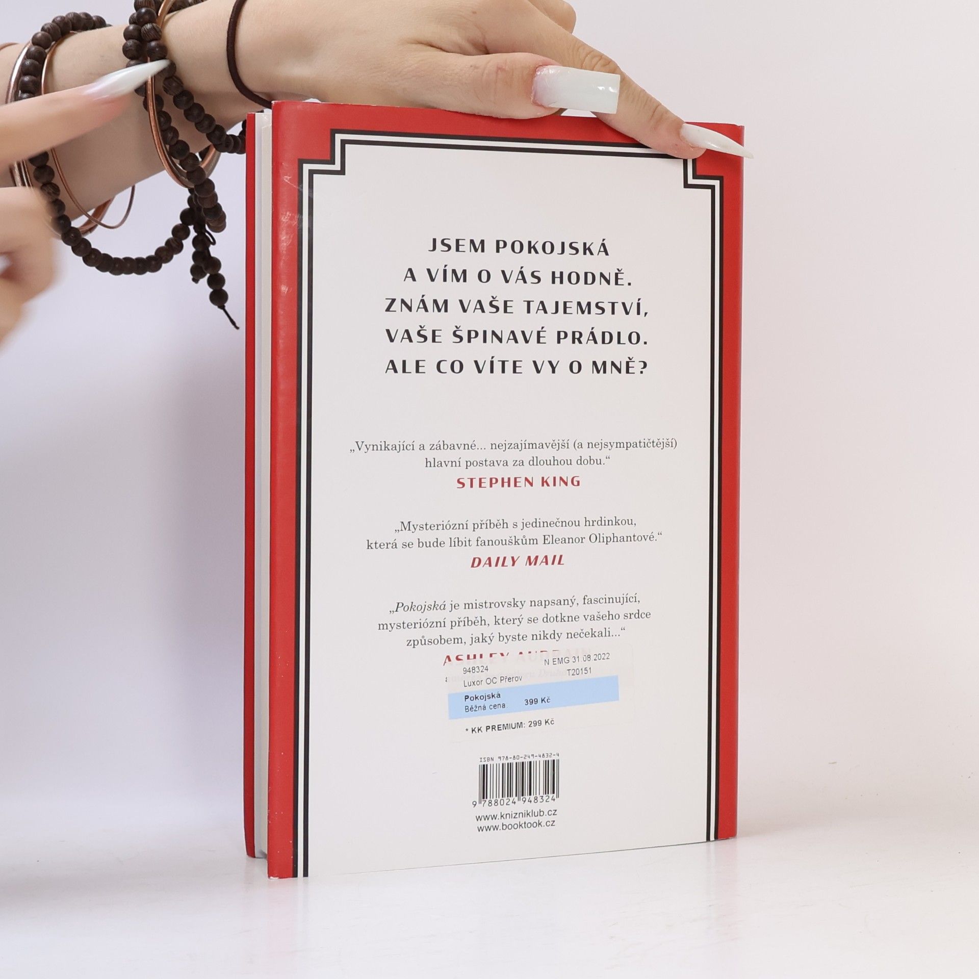 Nita Prose Pokojská: vy ji nevidíte, ale ona vidí vás...