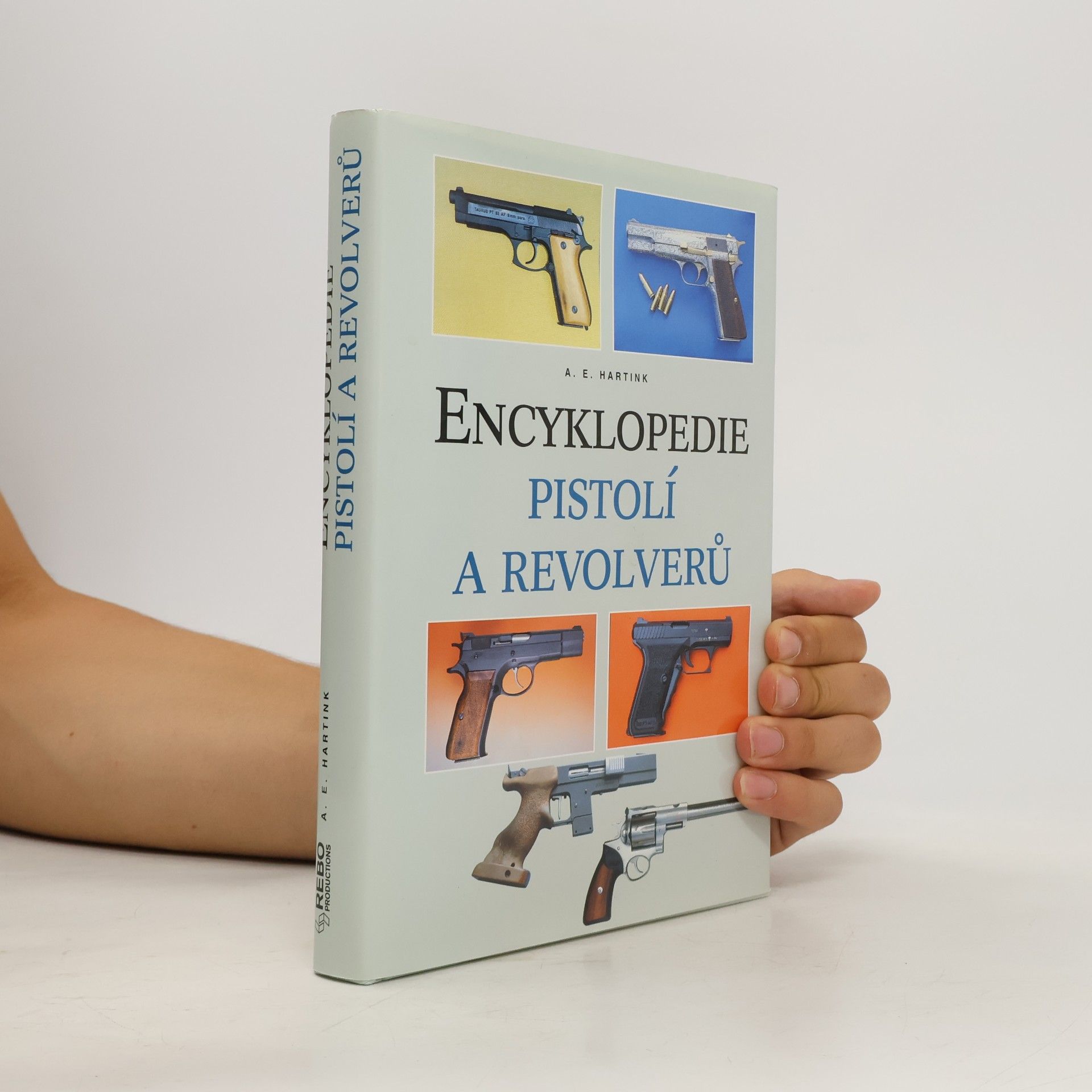 A. E. Hartink Encyklopedie pistolí a revolverů