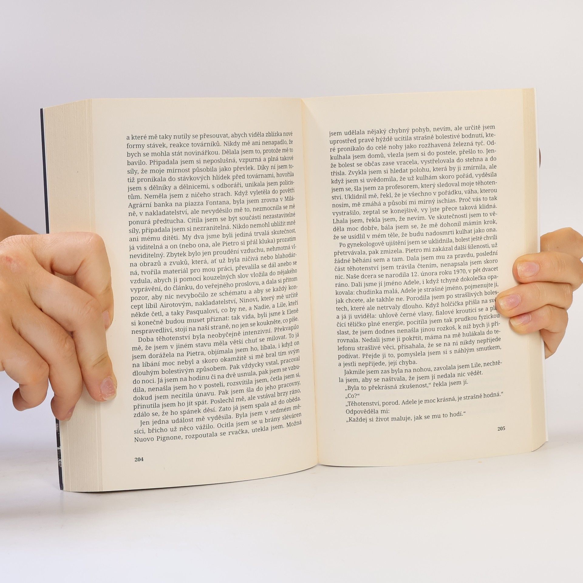 Elena Ferrante Geniální přítelkyně 3. Příběh těch, co odcházejí, a těch, kteří zůstanou