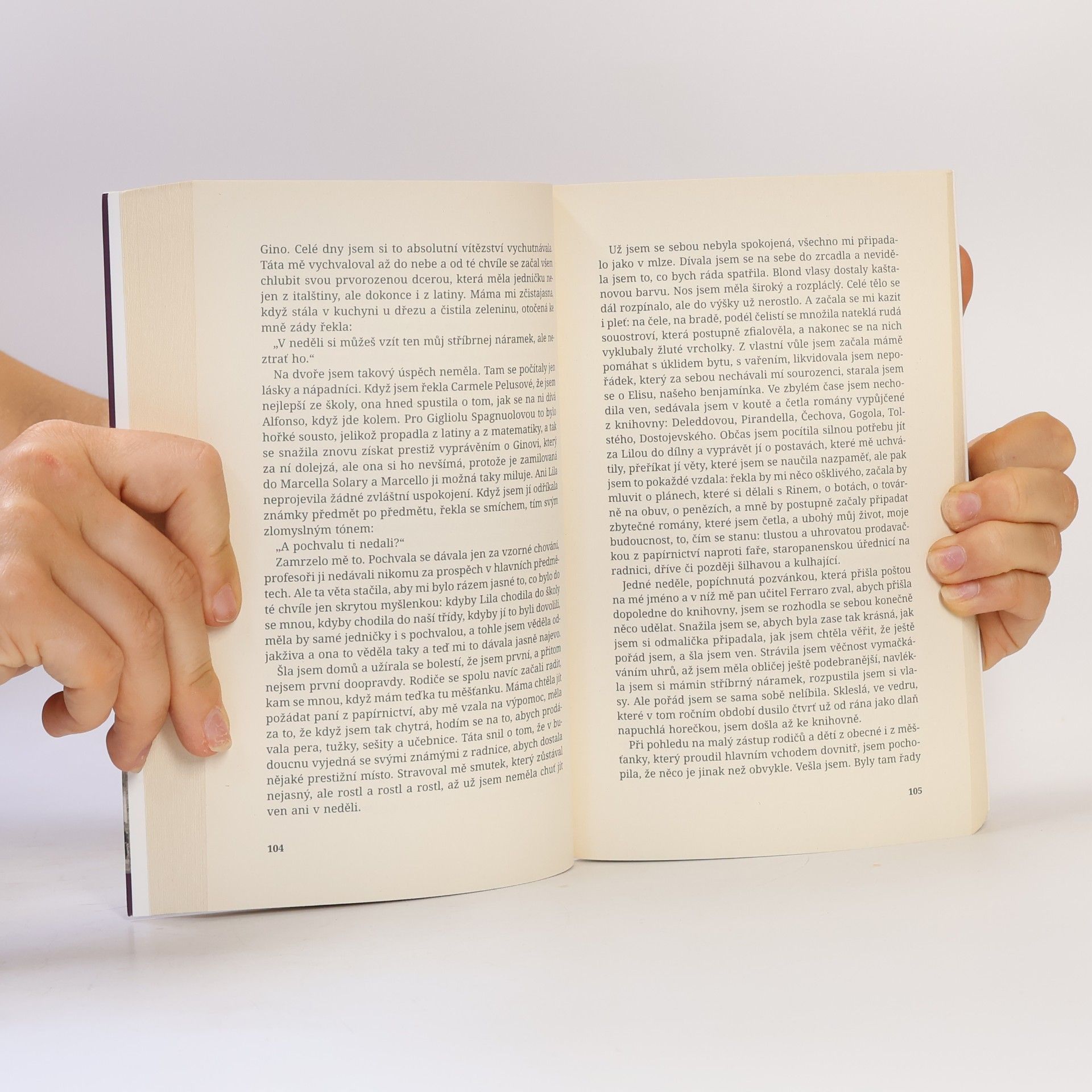 Elena Ferrante Geniální přítelkyně 1. Dětství a dospívání