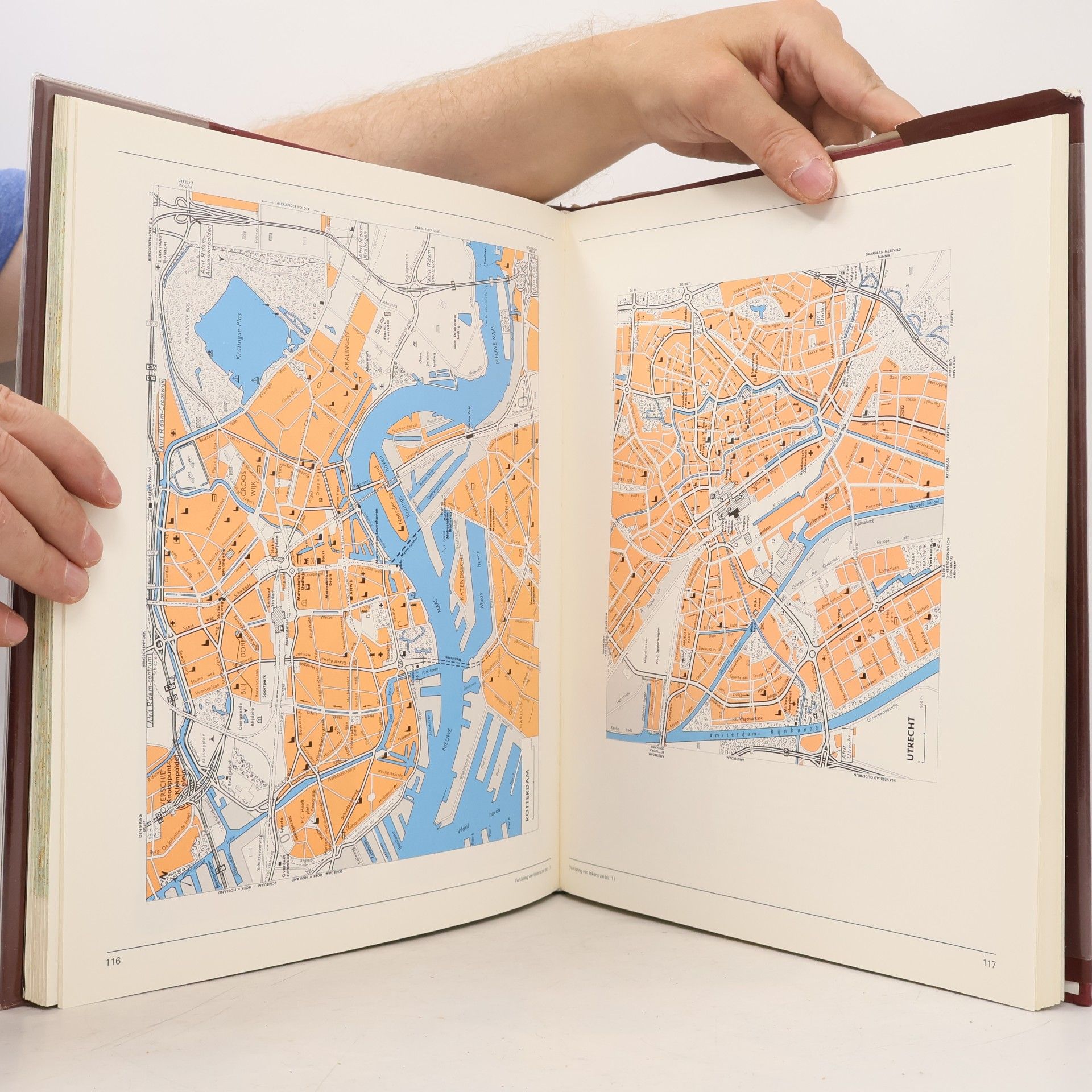 Atlas voor Nederland: Het nieuwe reis-, ideeën- en oriëntatieboek - Meer dan 100 kaarten en stadsplattegronden.