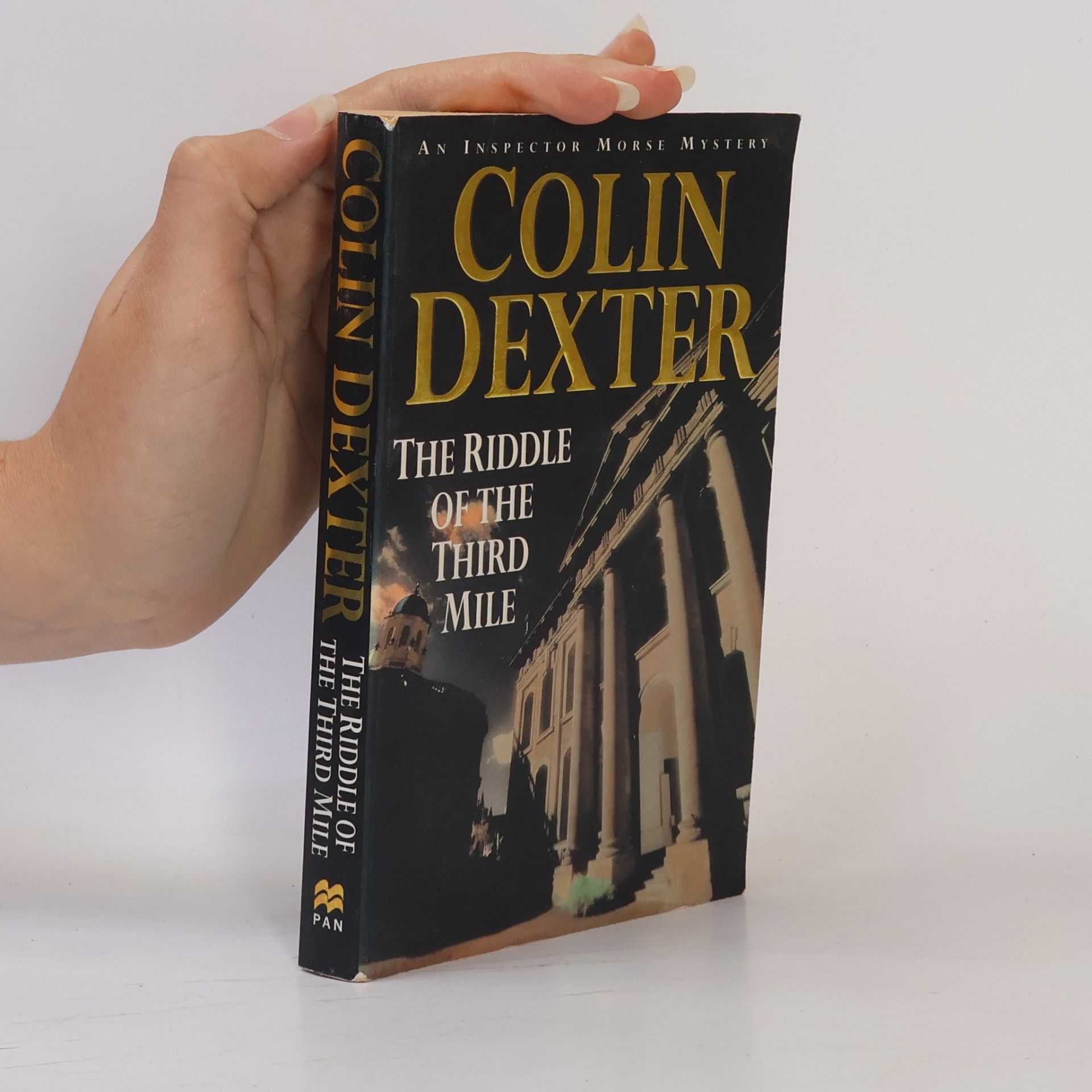 Colin Dexter The riddle of the third mile