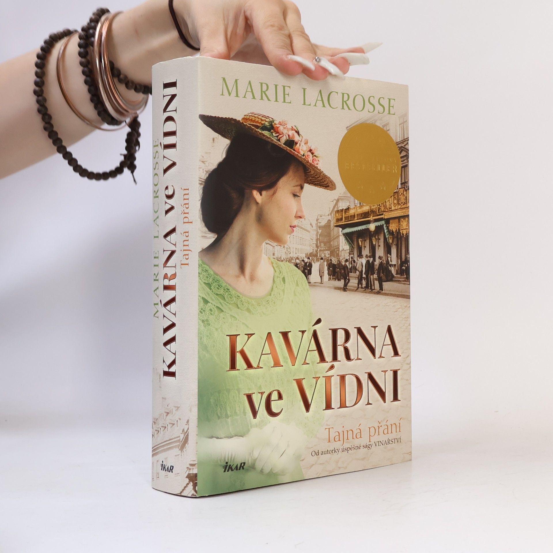 Marie Lacrosse Kavárna ve Vídni. Tajná přání