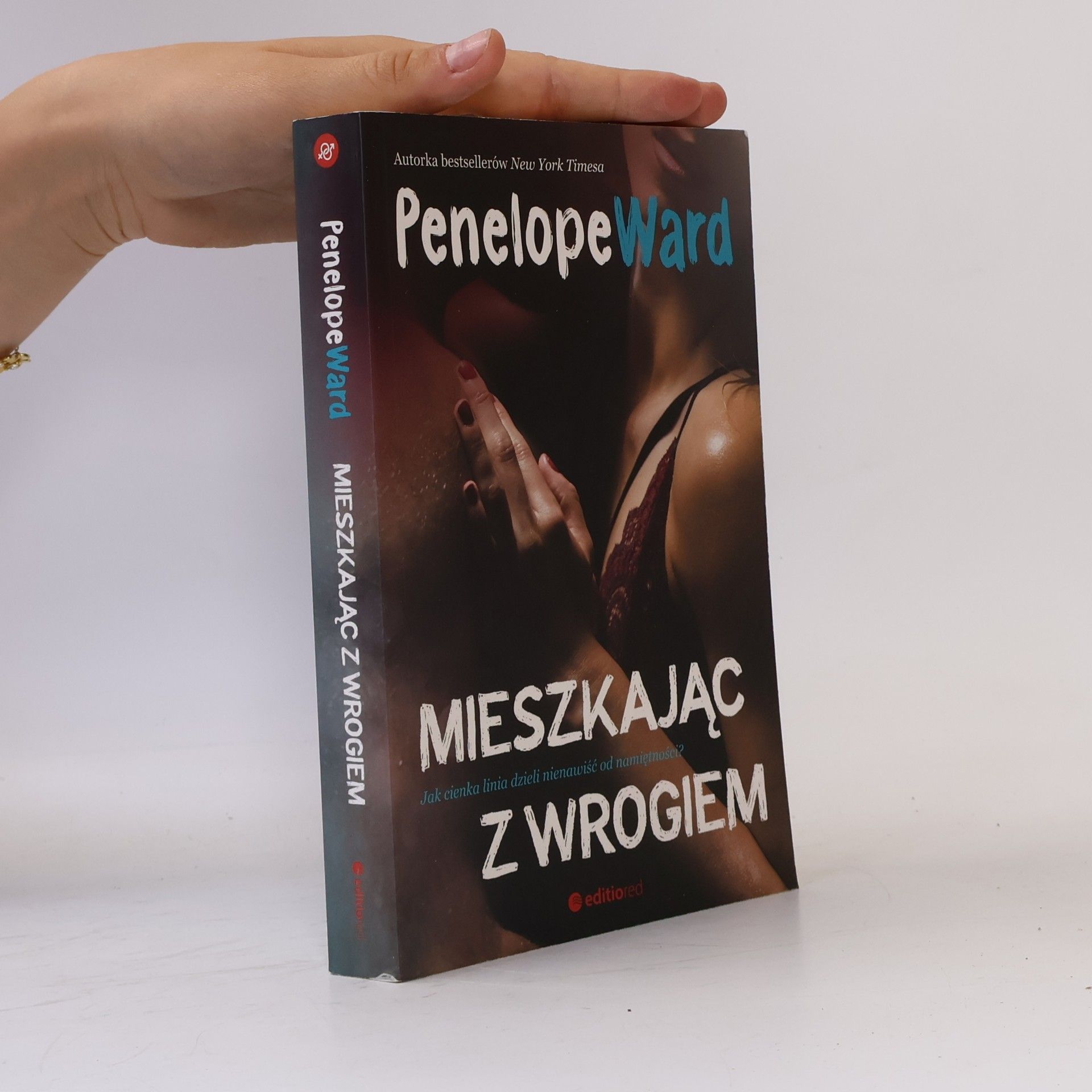 Wojciech Białas Mieszkając z wrogiem