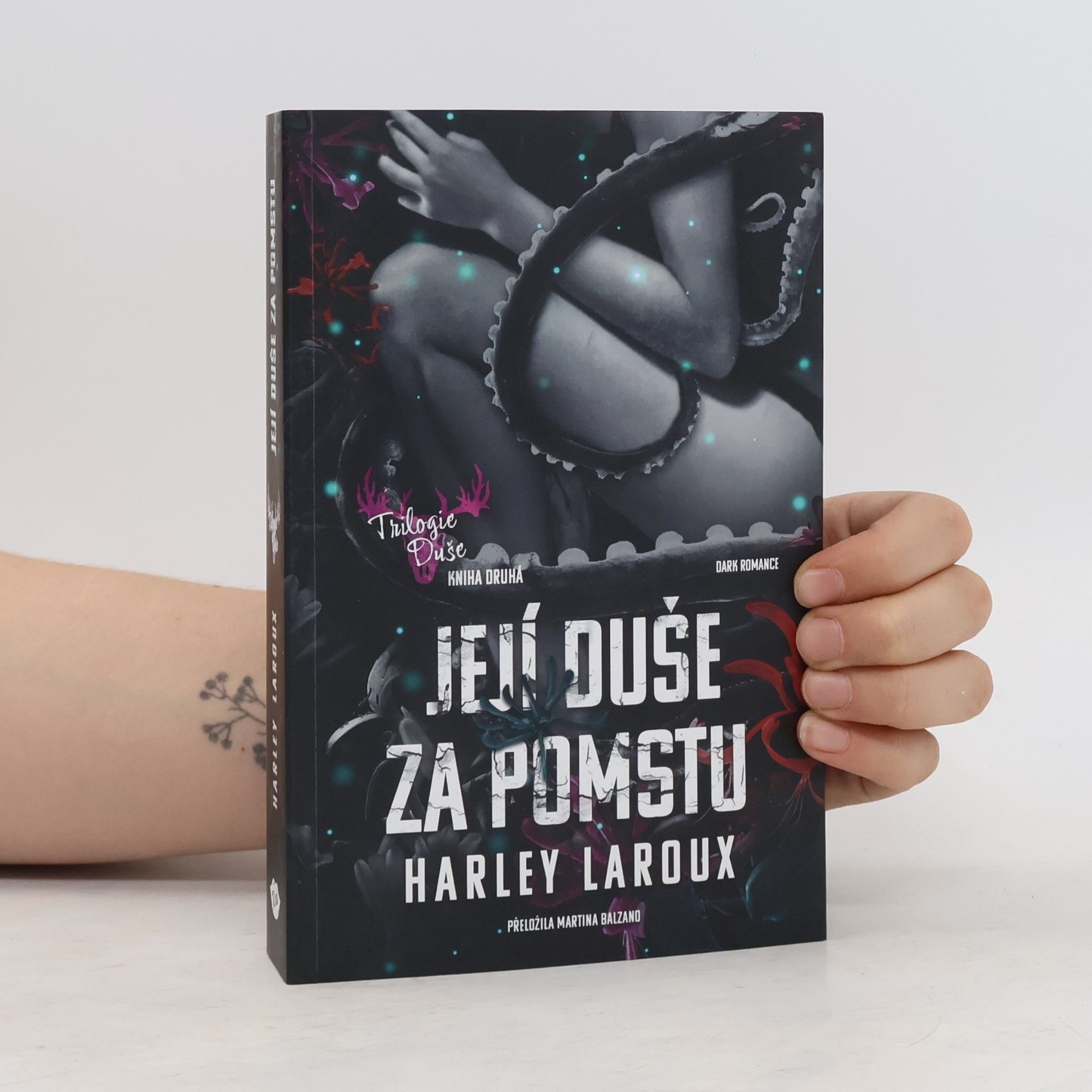 Harley Laroux Její duše za pomstu