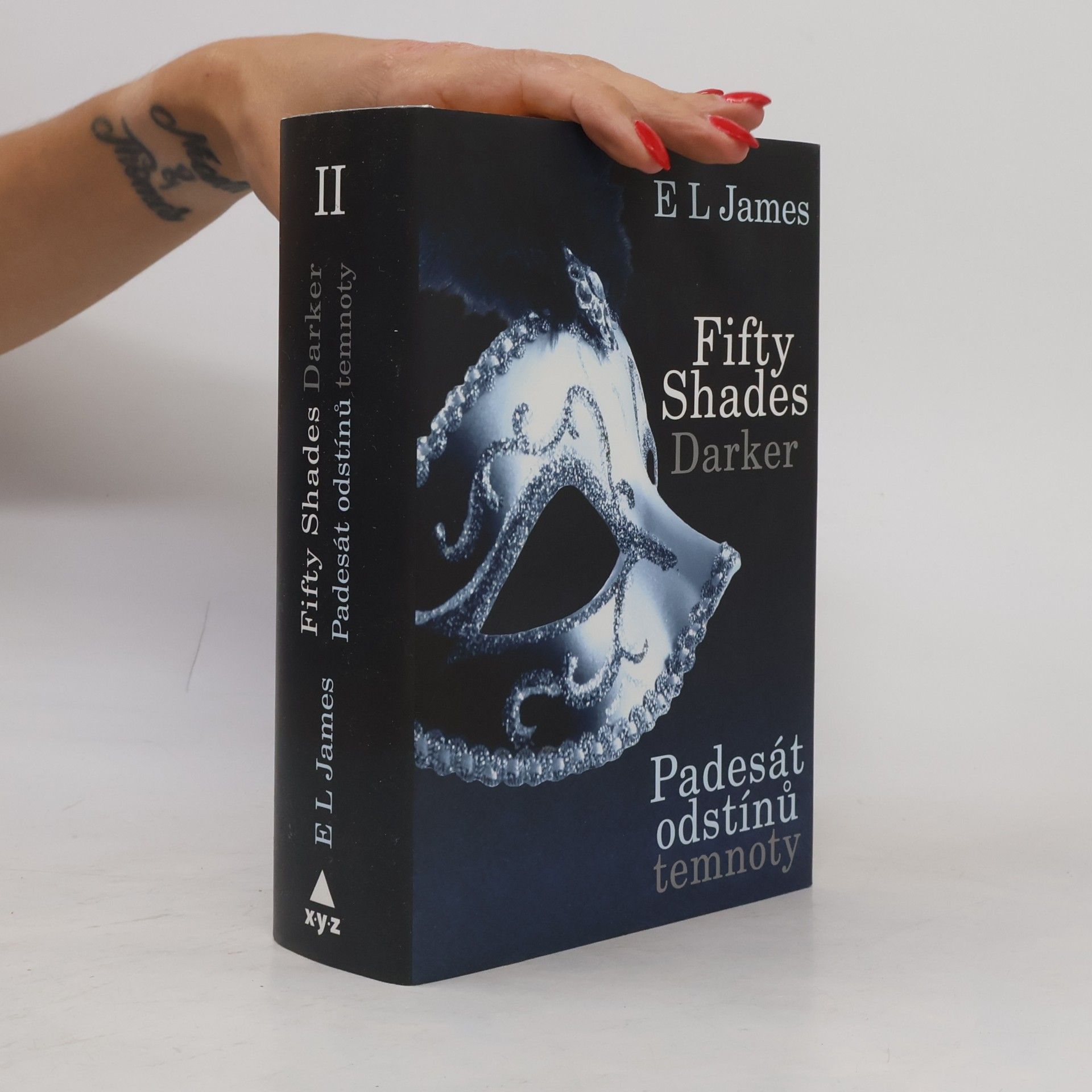 E. L. James Padesát odstínů temnoty