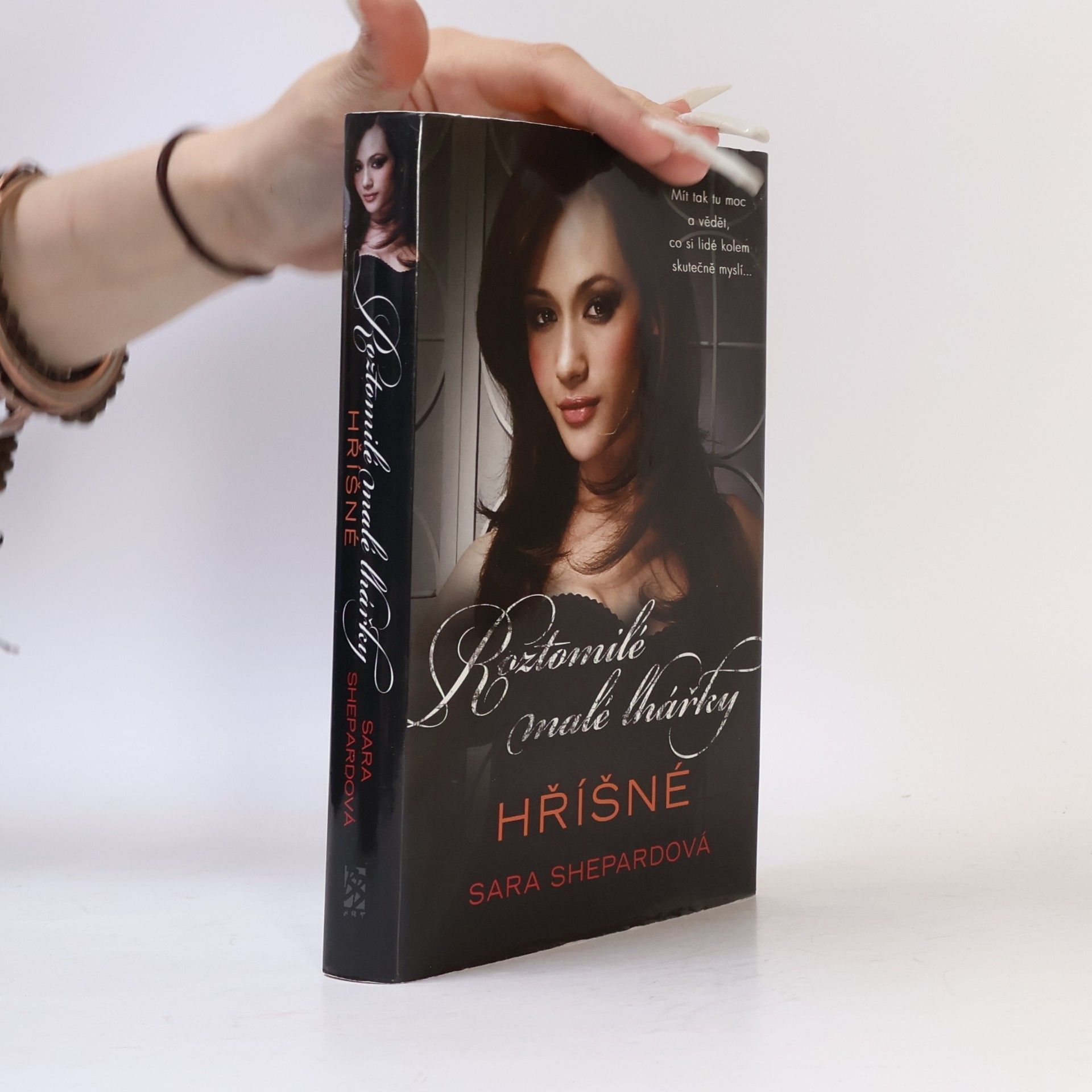 Sara Shepard Roztomilé malé lhářky: Hříšné