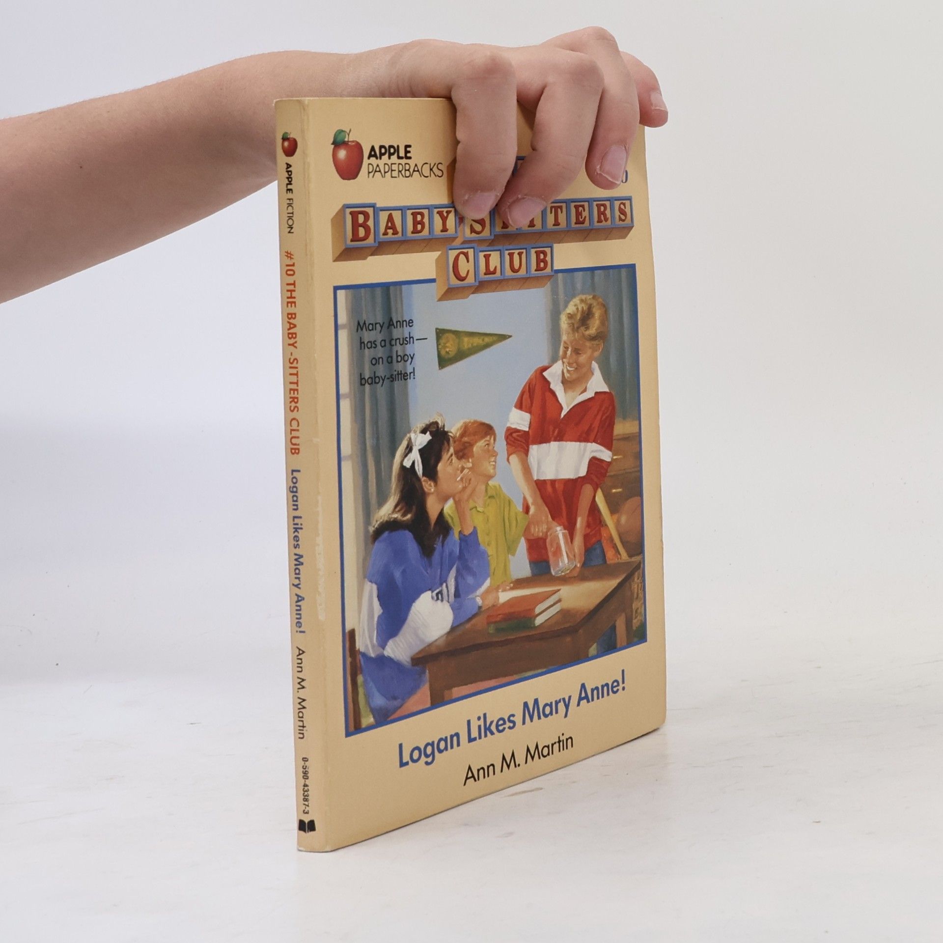 Ann M. Martin Logan Likes Mary Anne! (The Baby-Sitters Club #10)