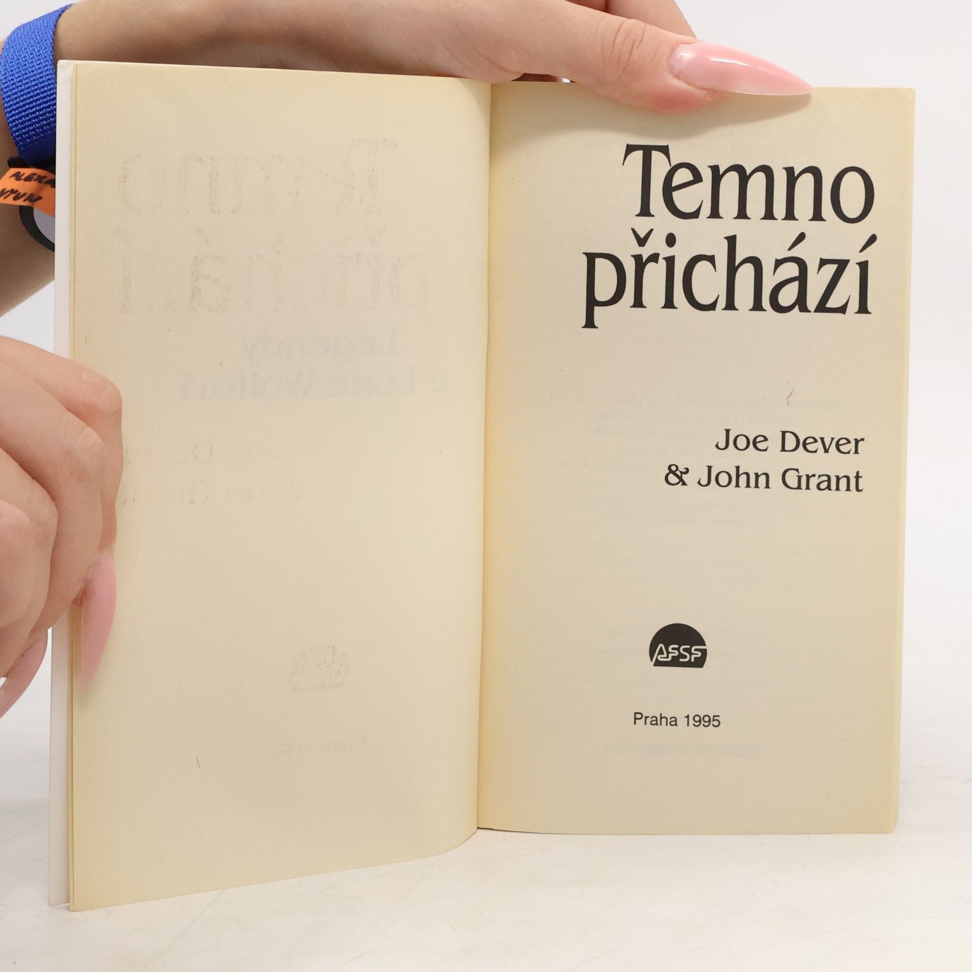 Joe Dever Temno přichází