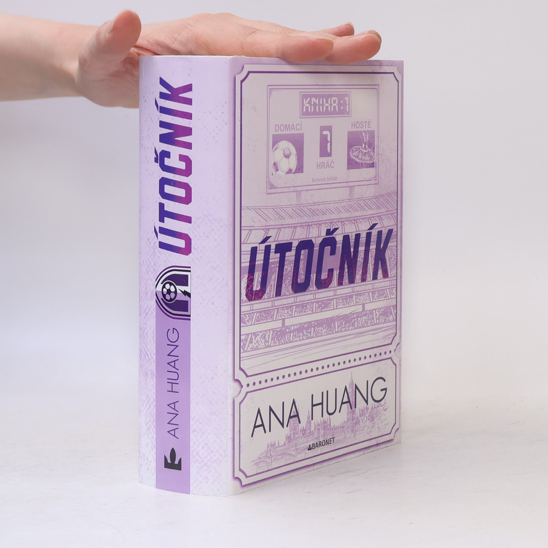 Ana Huang Útočník