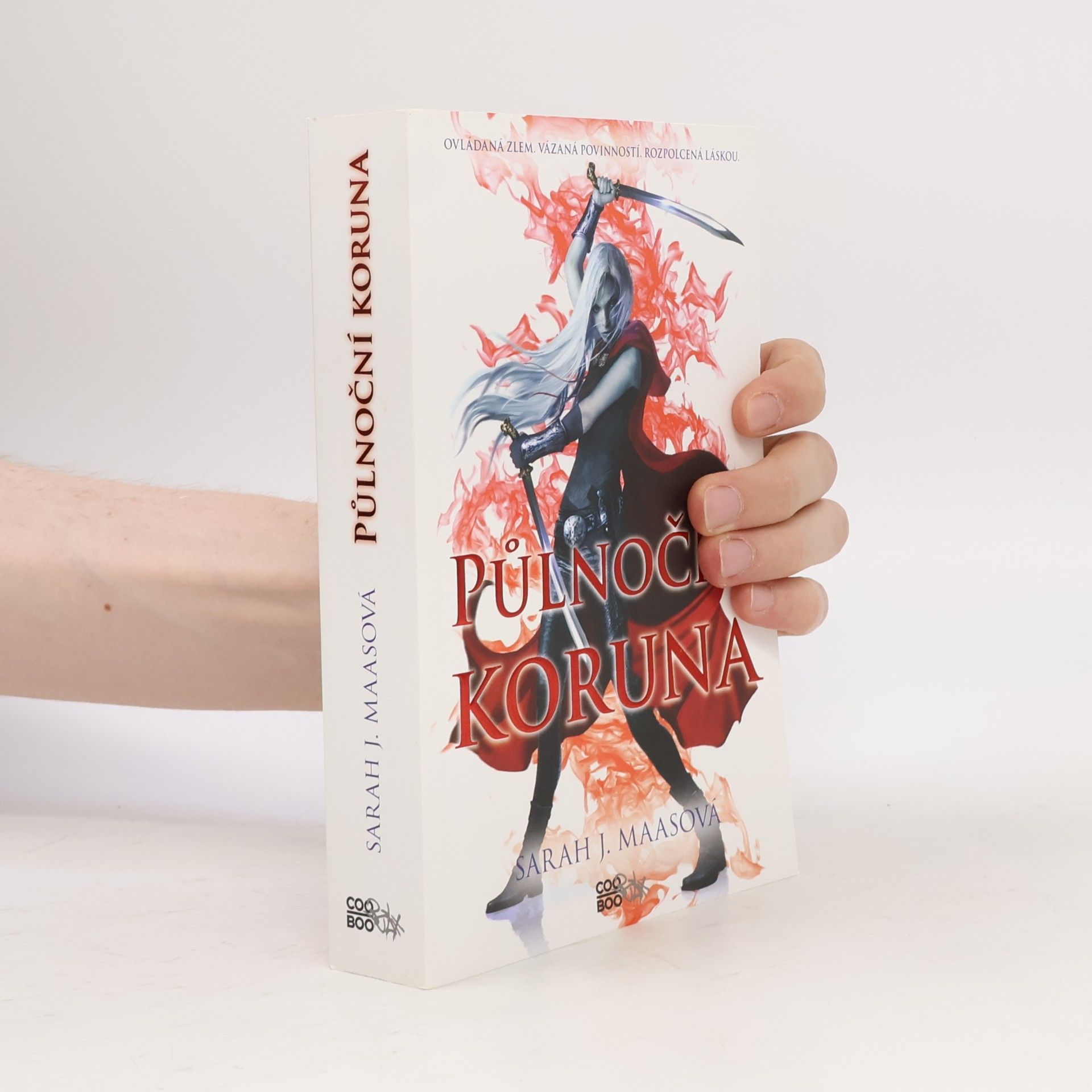 Sarah J. Maas Půlnoční koruna