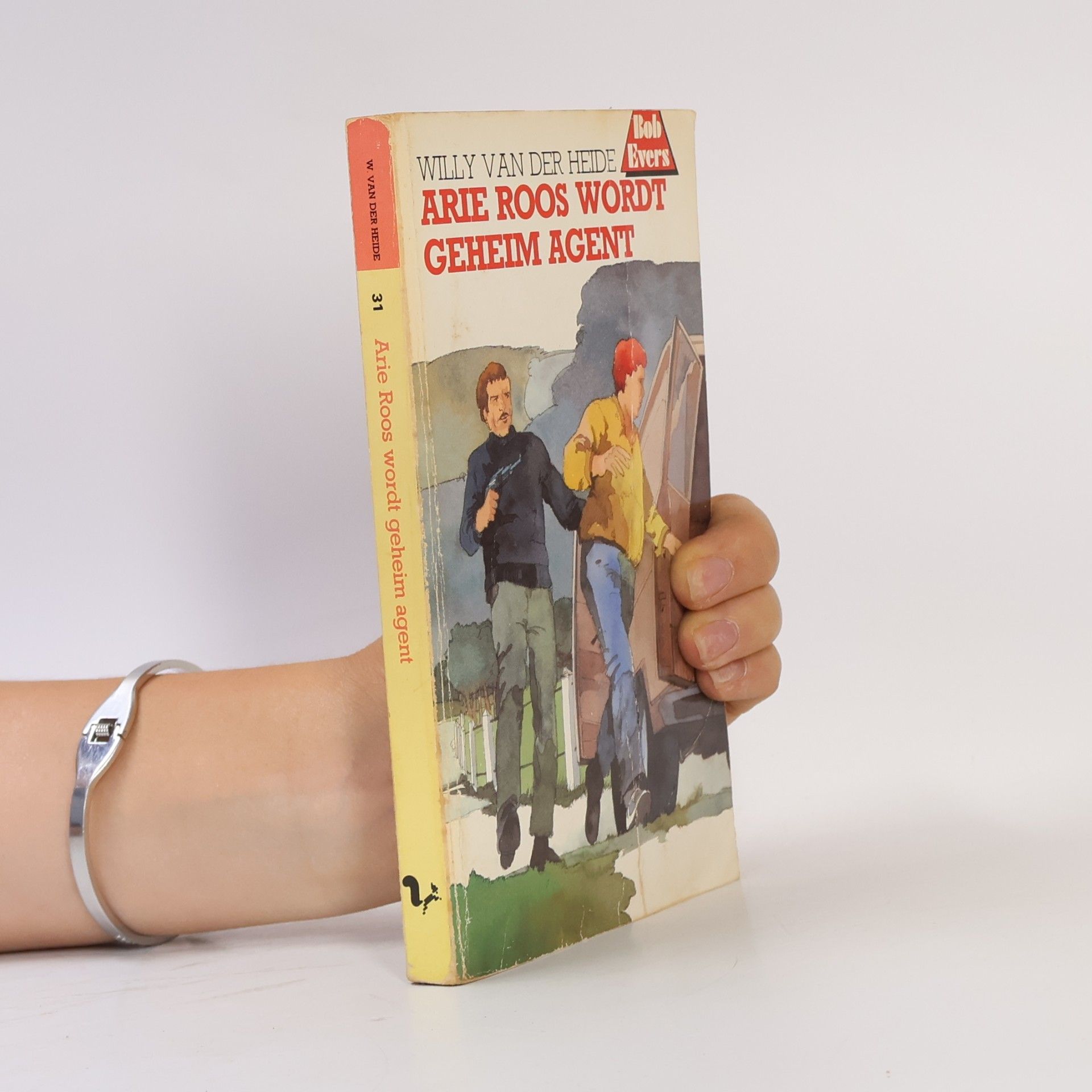 Willy van der Heide Arie Roos wordt geheim agent