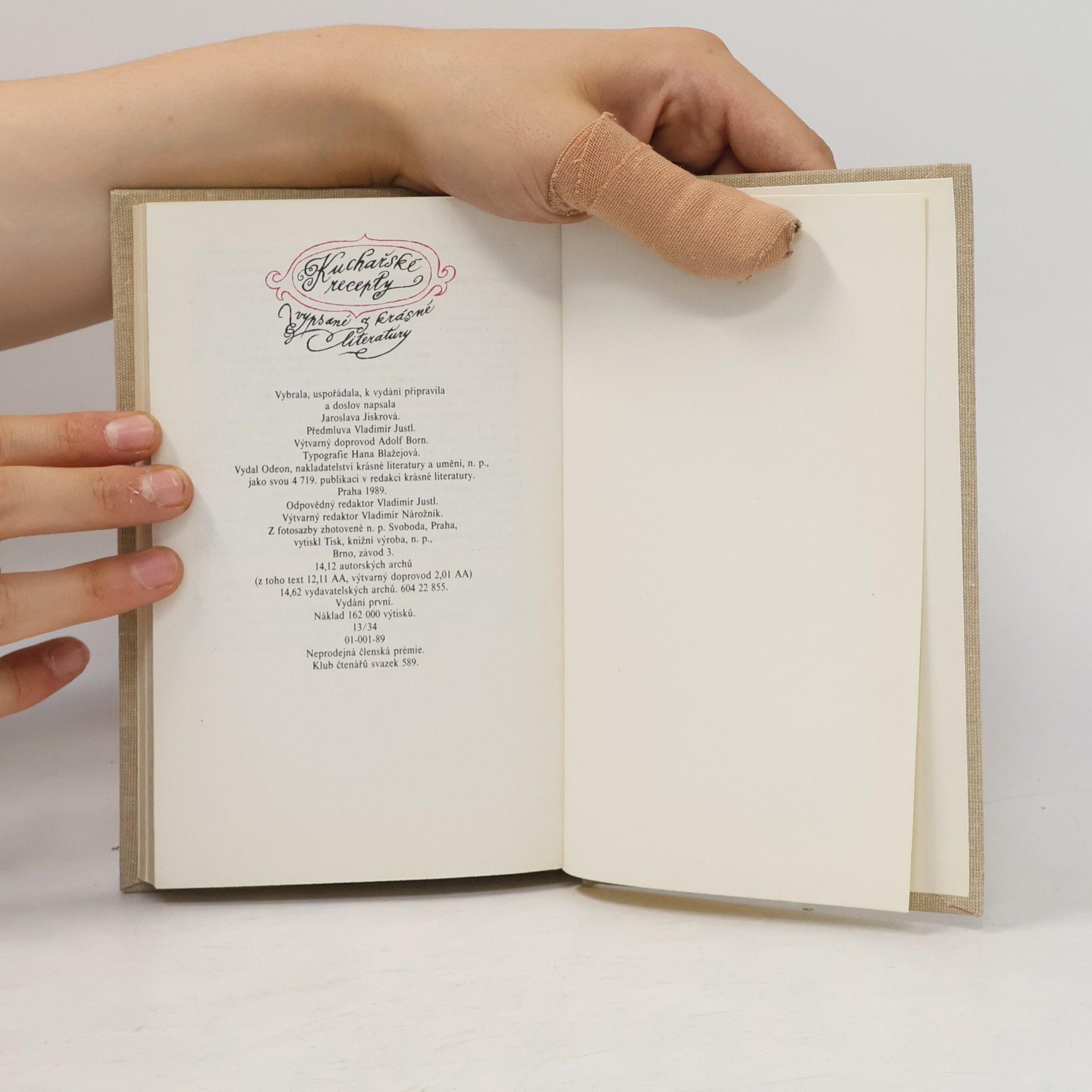 Jaroslava Jiskrová Kuchařské recepty vypsané z krásné literatury