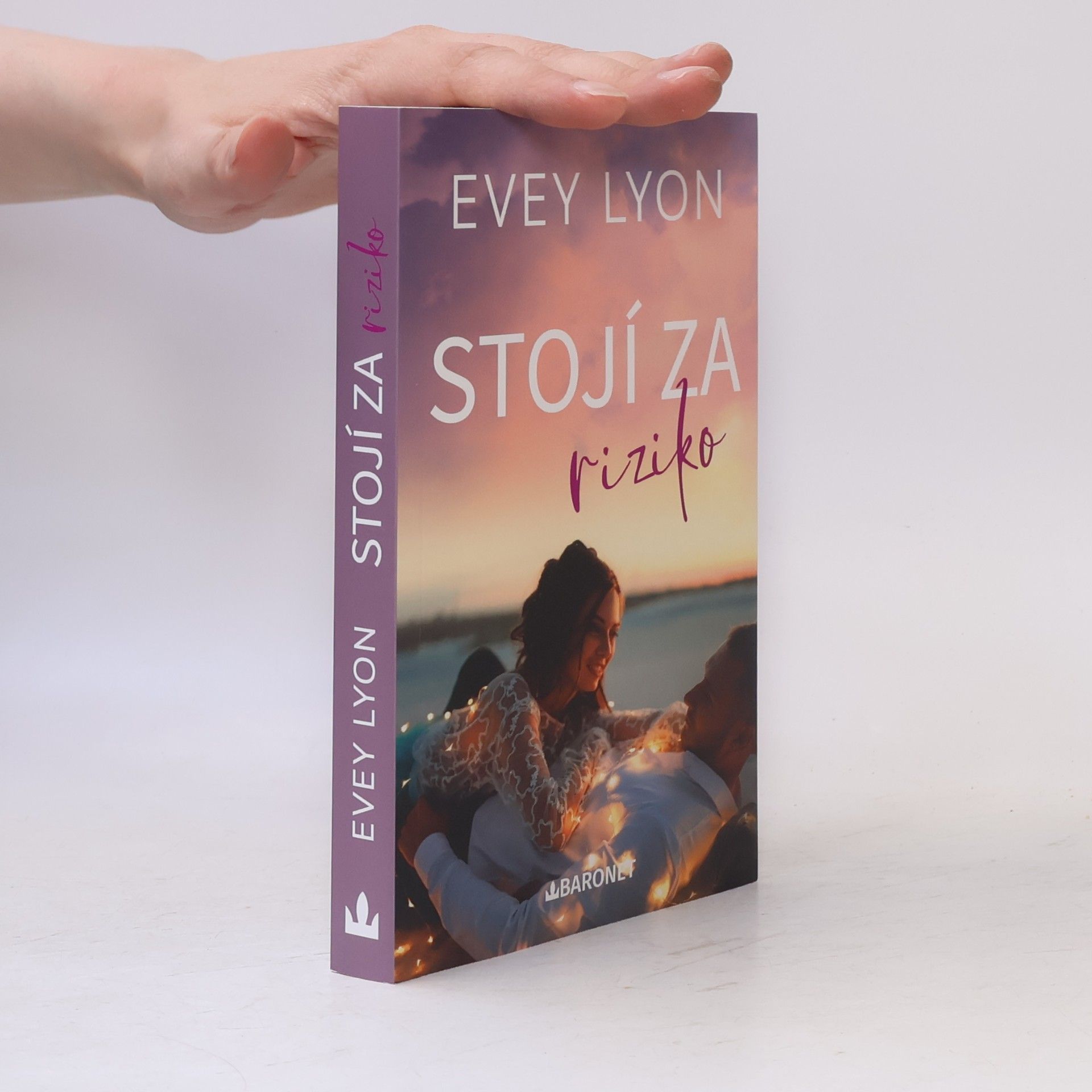 Evey Lyon Stojí za riziko