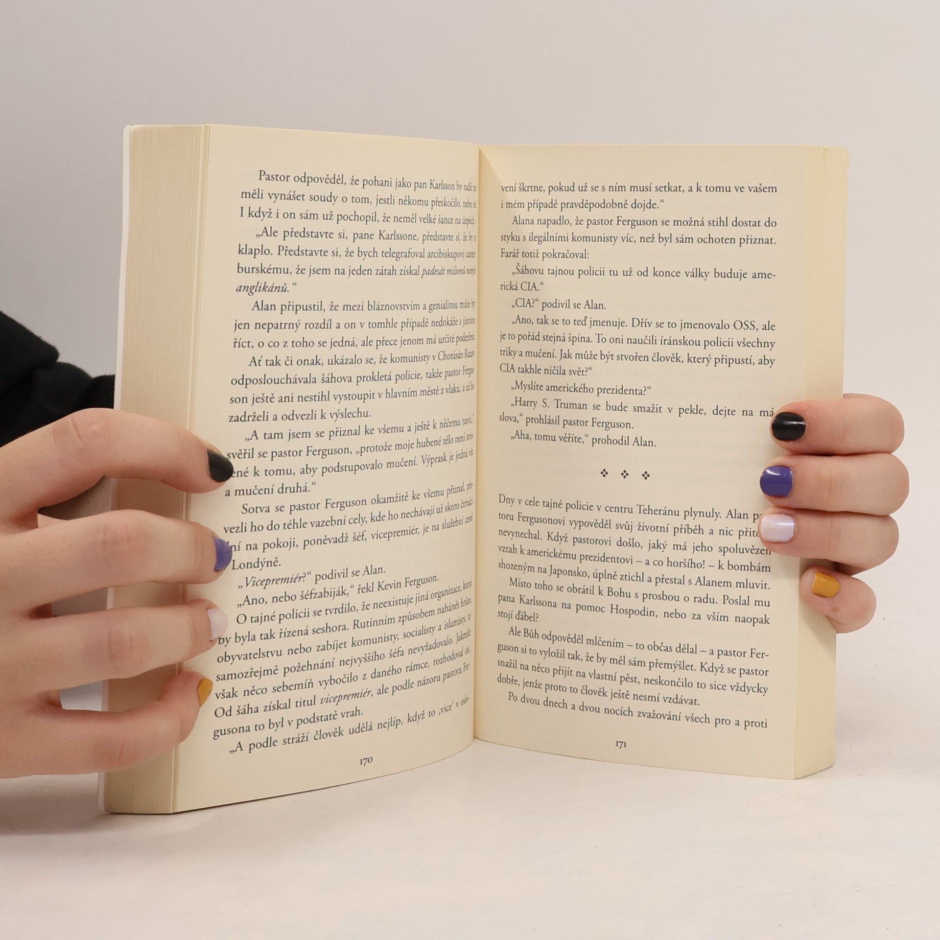 Jonas Jonasson Stoletý stařík, který vylezl z okna a zmizel