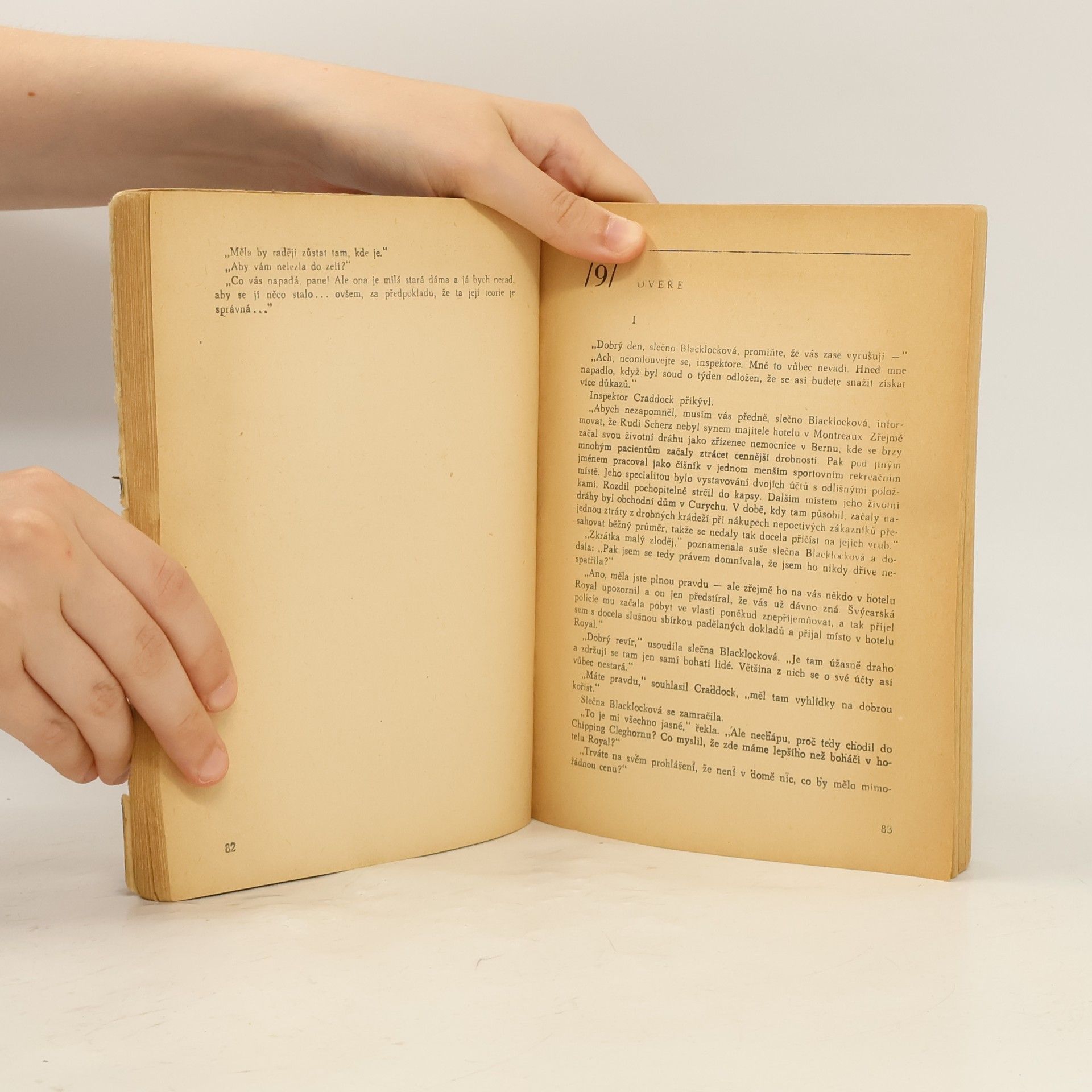 Agatha Christie Oznamuje se vražda