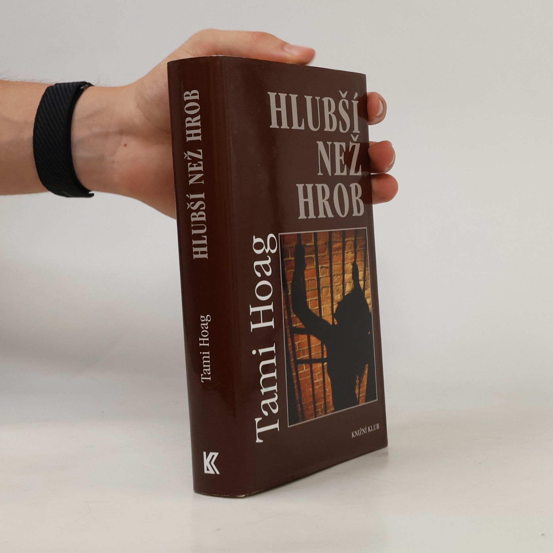 Tami Hoag Hlubší než hrob