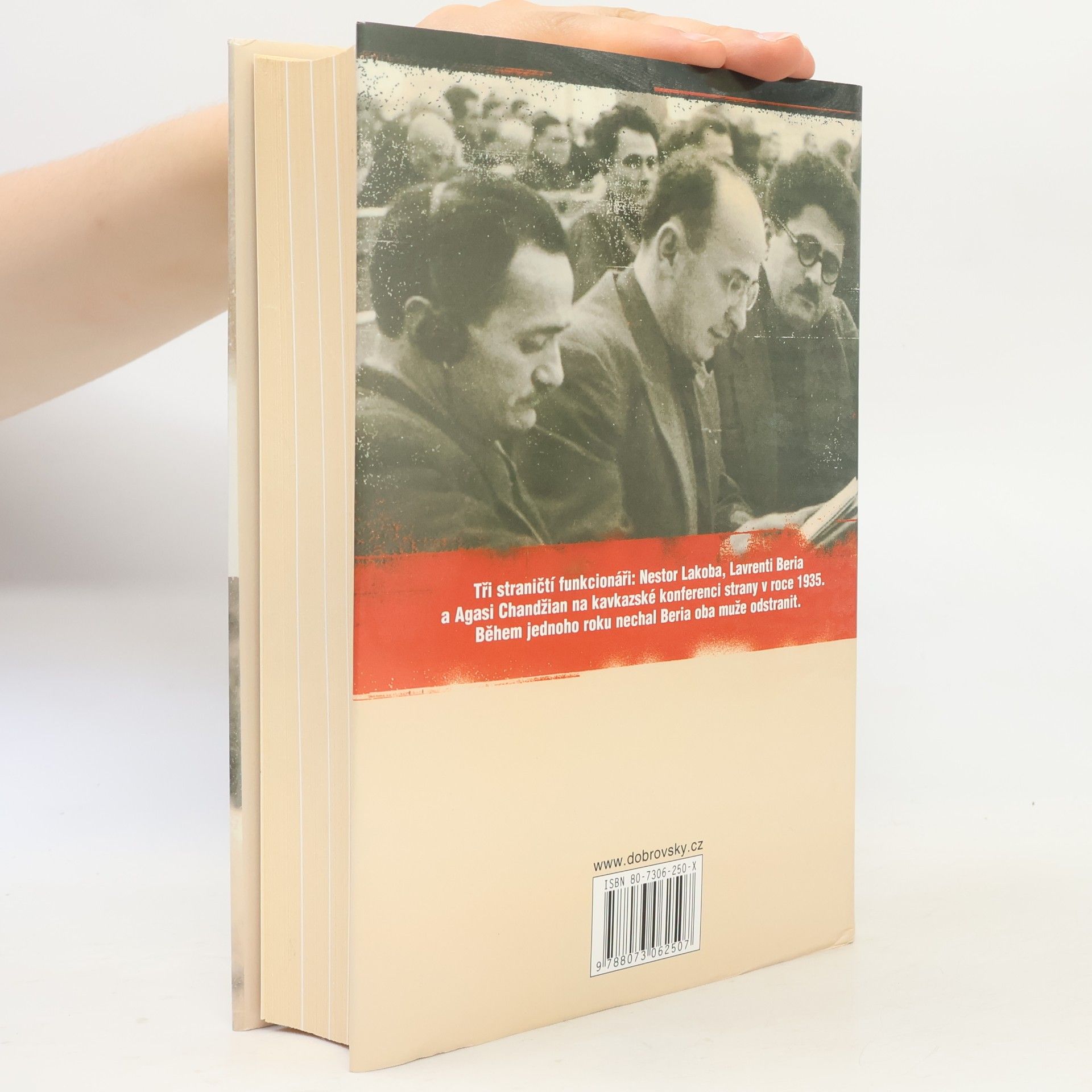 Donald Rayfield Stalin a jeho mistři popravčí : hodnověrný portrét tyrana a těch, kdo mu sloužili