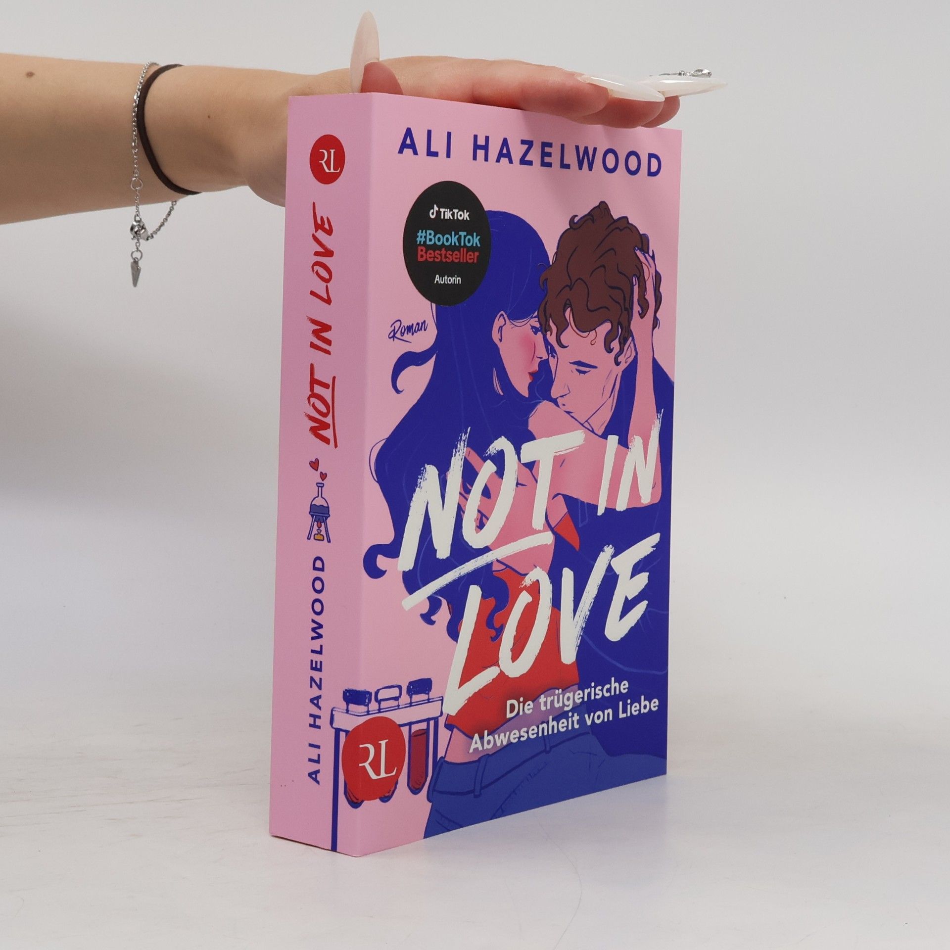 Ali Hazelwood Not in Love - Die trügerische Abwesenheit von Liebe