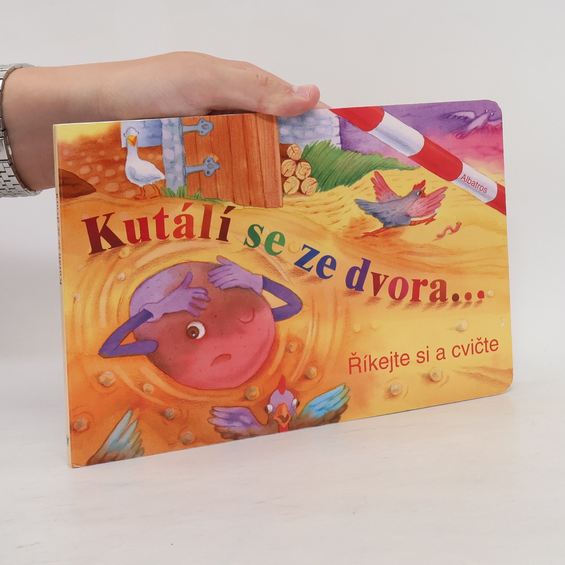 Darina Krygiel Kutálí se ze dvora