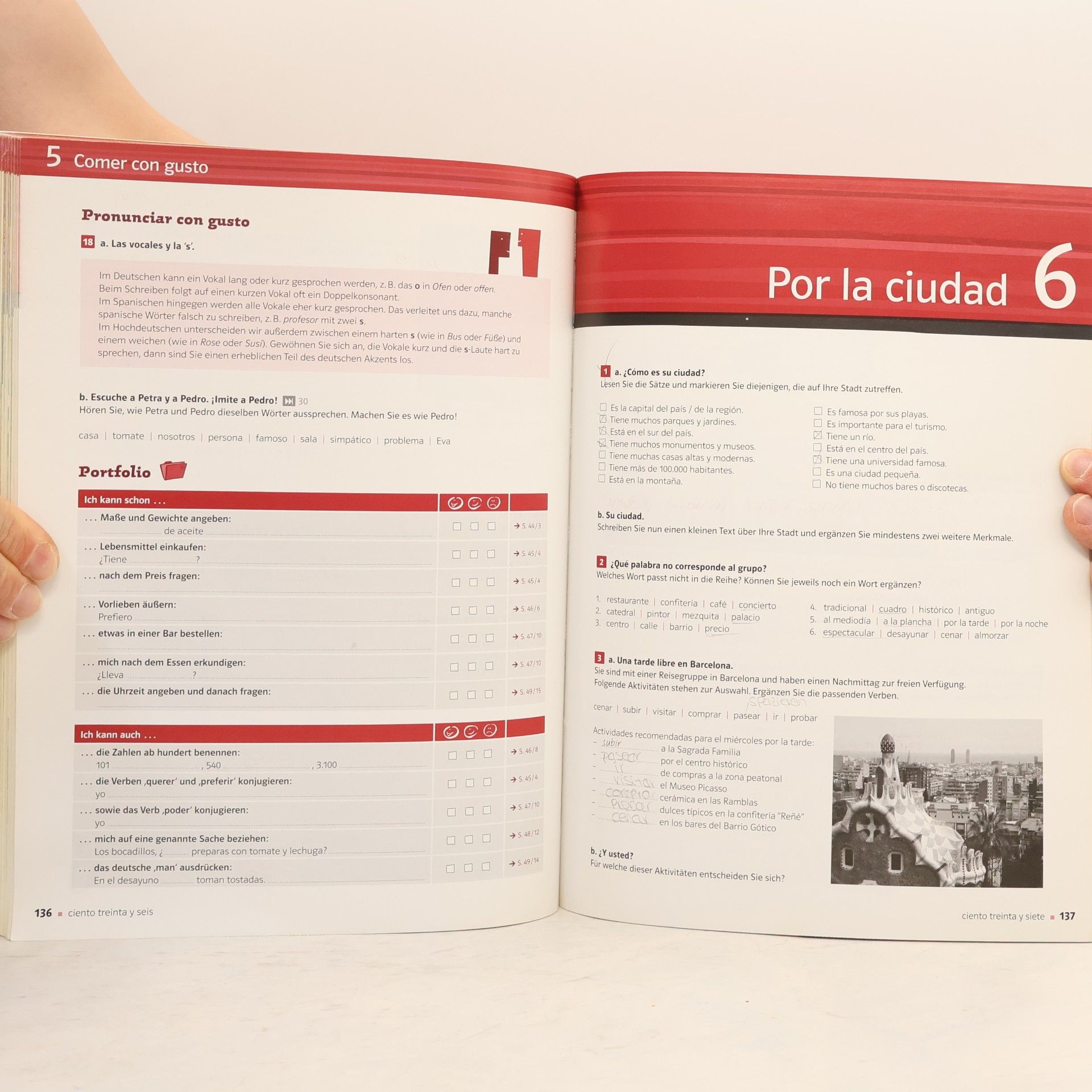 Autores varios Con gusto A1. Lehr- und Arbeitsbuch Spanisch mit Audios