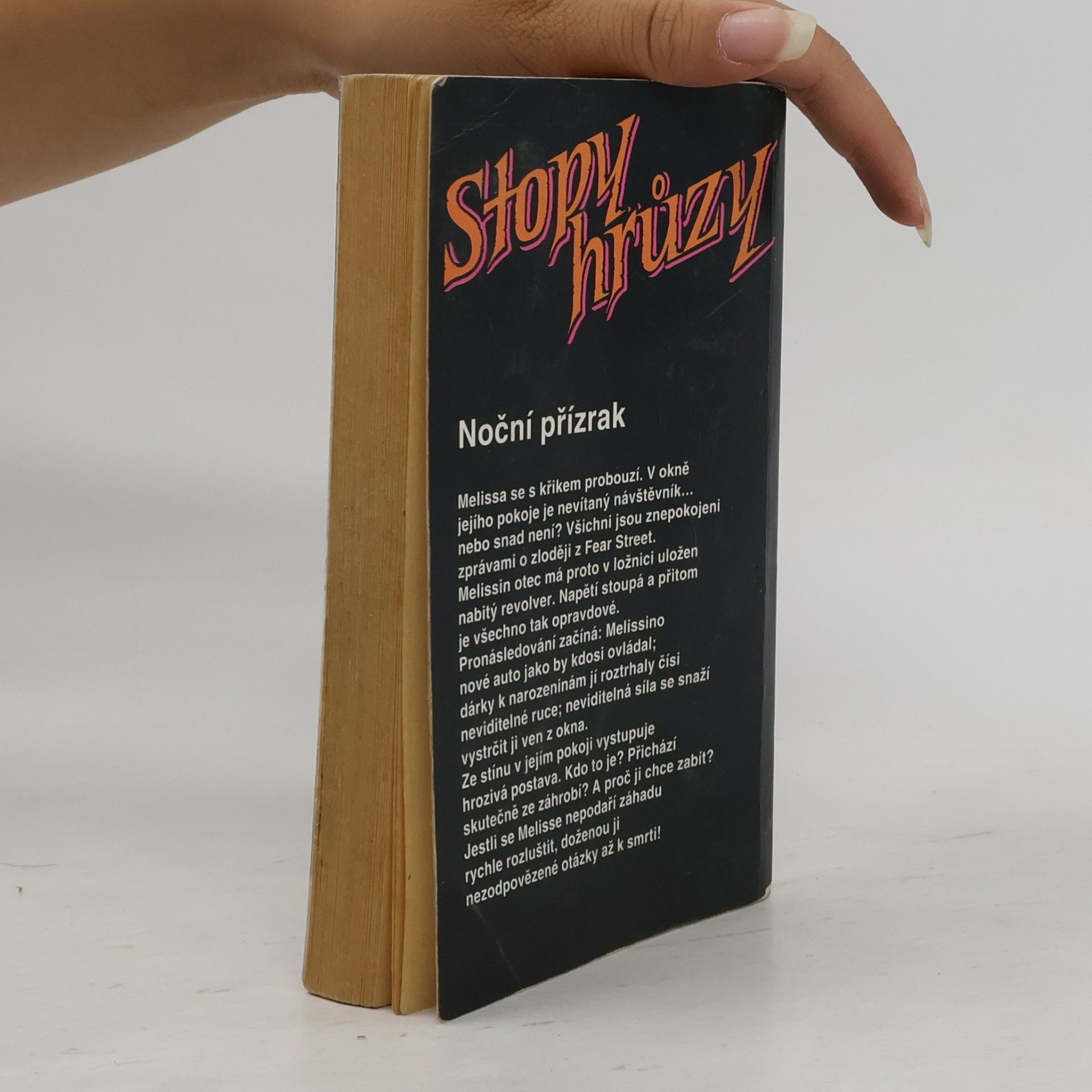 R. L. Stine Pronásledovaná. Stopy hrůzy 16
