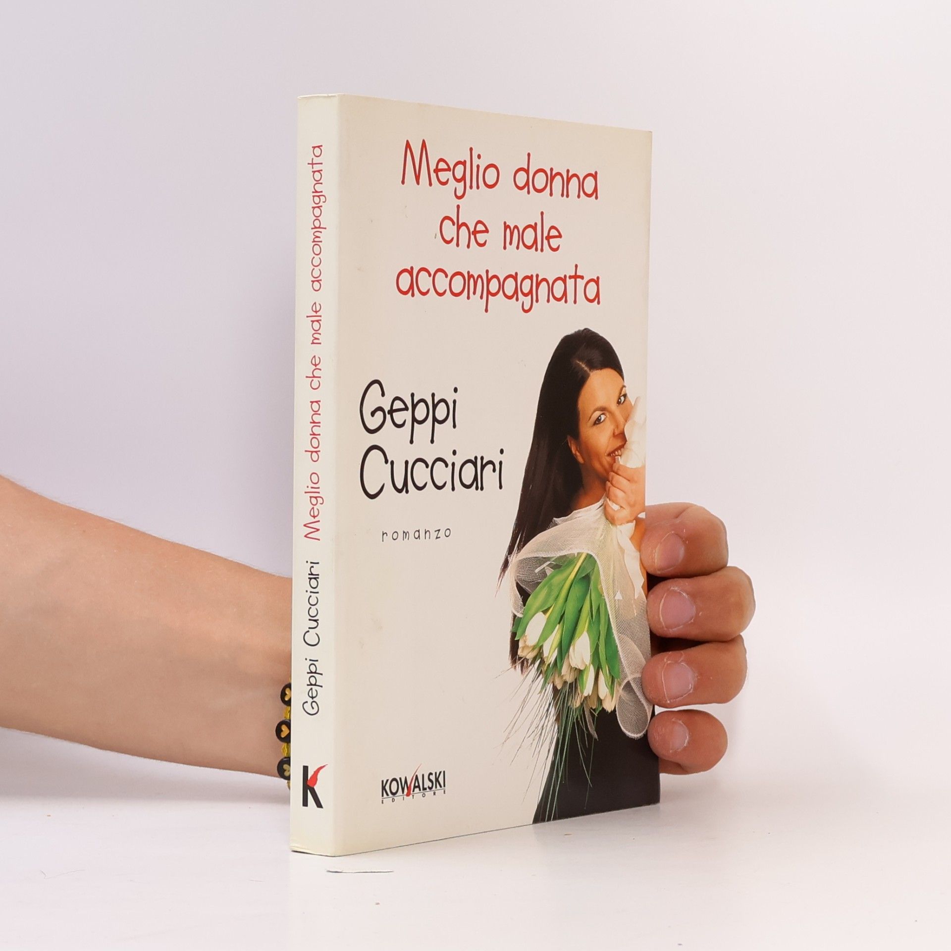 Geppi Cucciari Meglio donna che male accompagnata