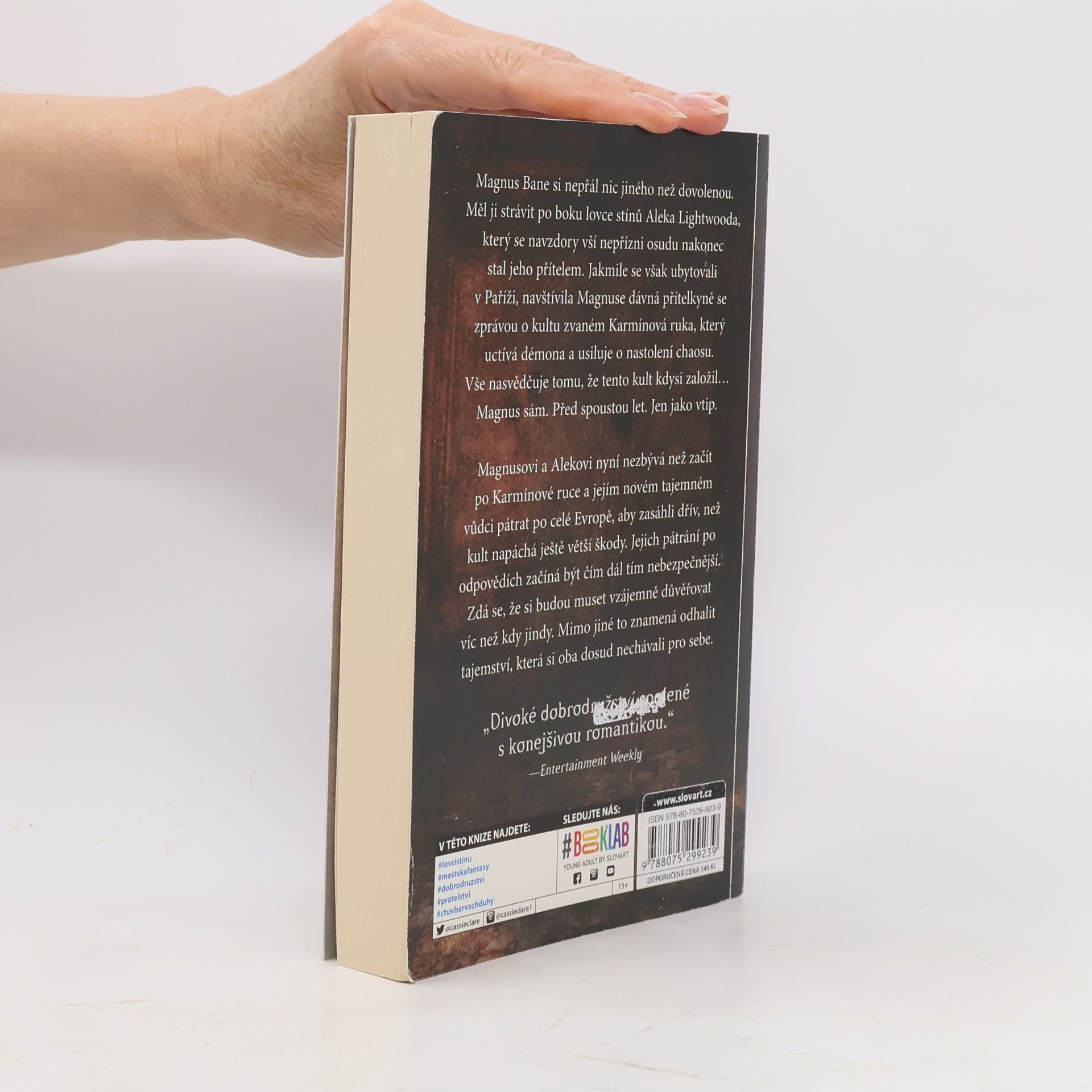 Cassandra Clare Nejstarší kletby. Kniha první, Rudé svitky magie