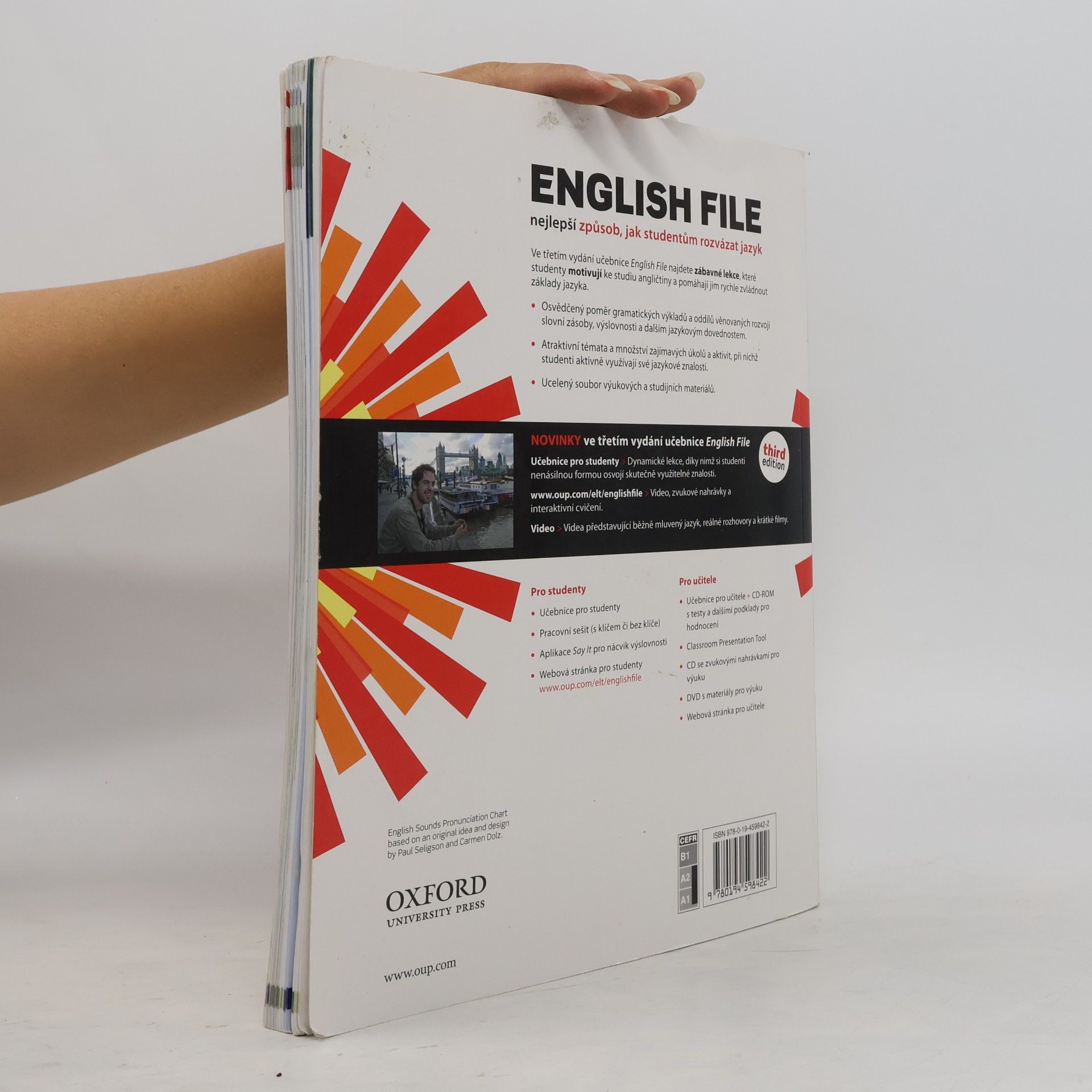 Christina Latham-Koenig English file : Elementary. Student's book