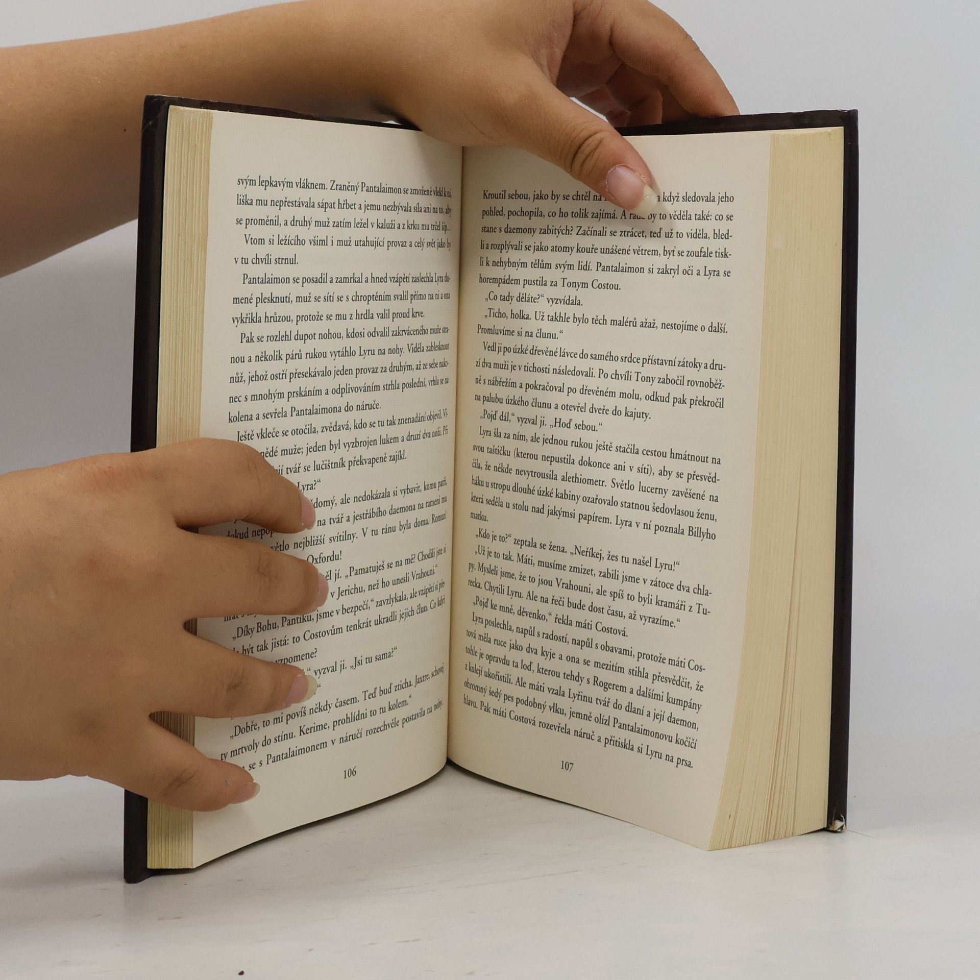 Philip Pullman Jeho temné esence. Svazek I, Zlatý kompas