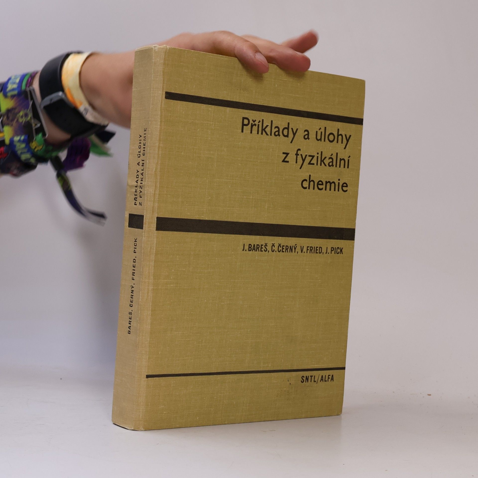 Collectif d'auteurs Příklady a úlohy z fyzikální chemie