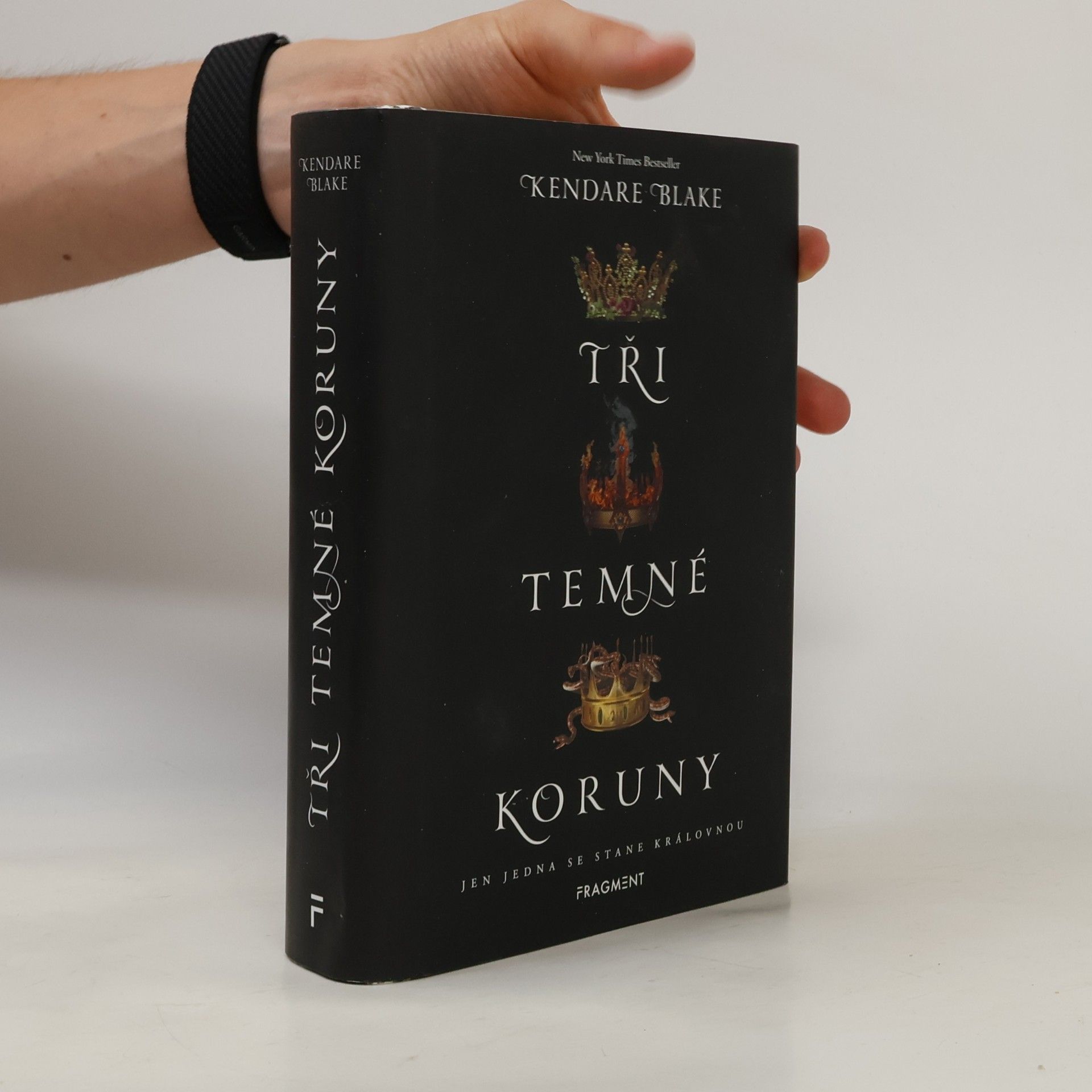 Kendare Blake Tři temné koruny