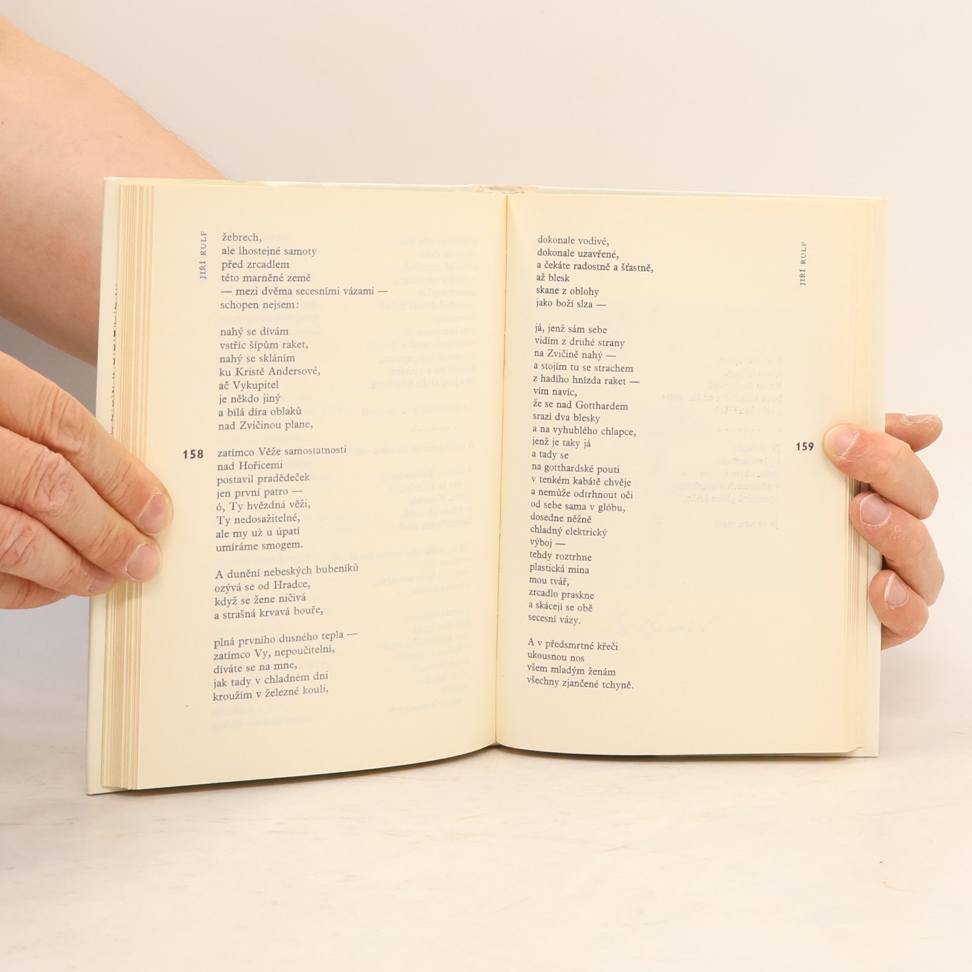 Miroslav Kovářík Zelené peří almanach mladé české poezie