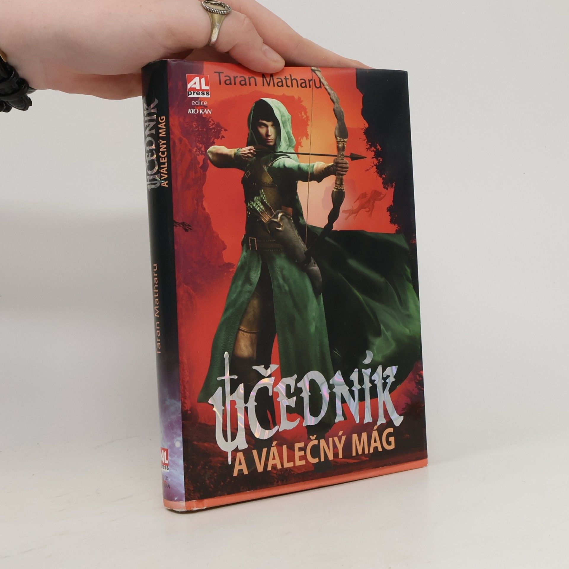 Taran Matharu Učedník a válečný mág
