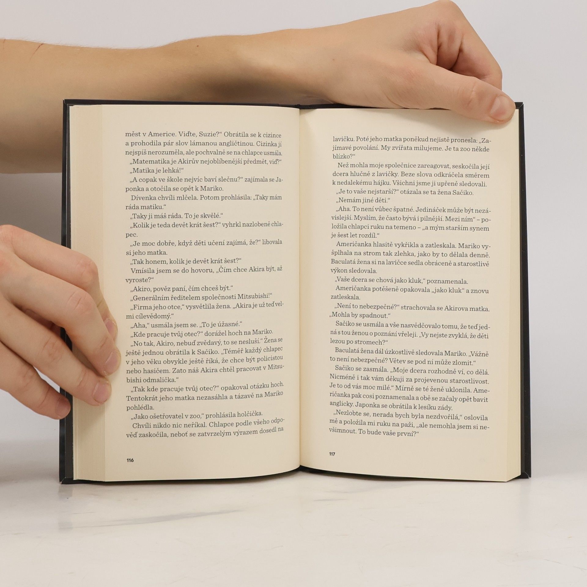 Kazuo Ishiguro Vybledlá krajina s kopci