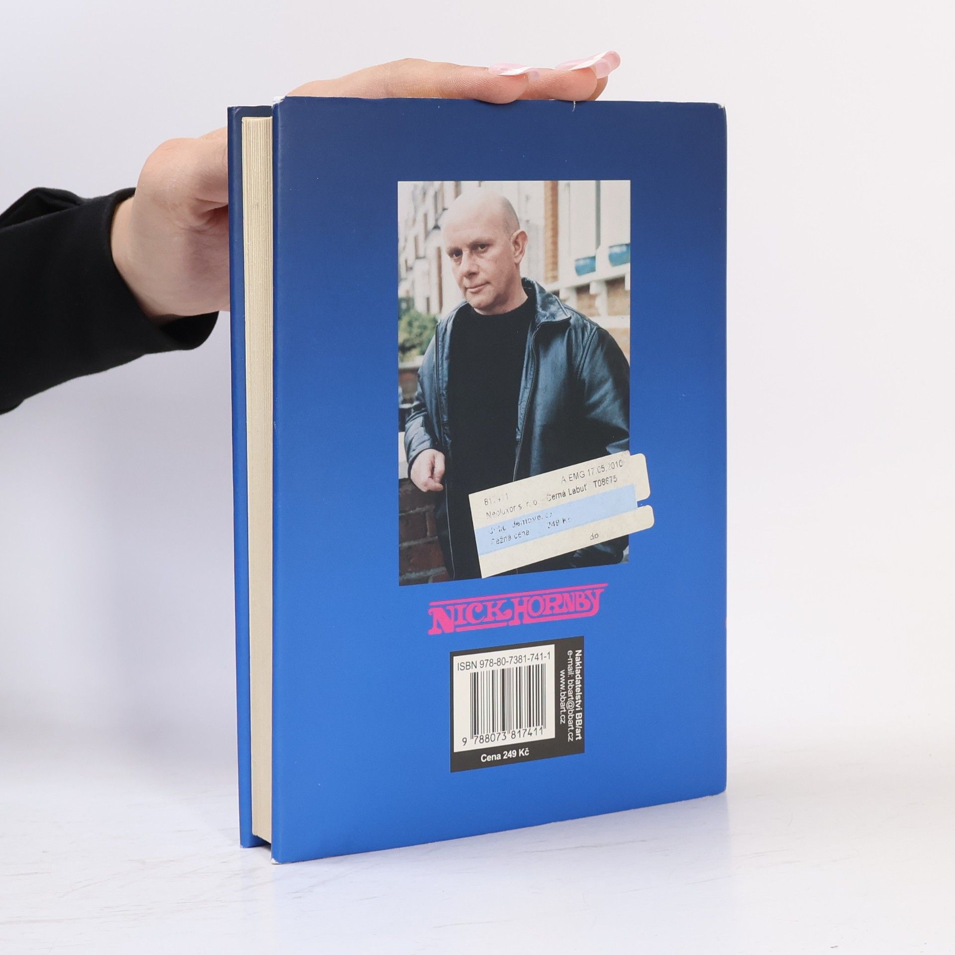 Nick Hornby Julie, demoverze