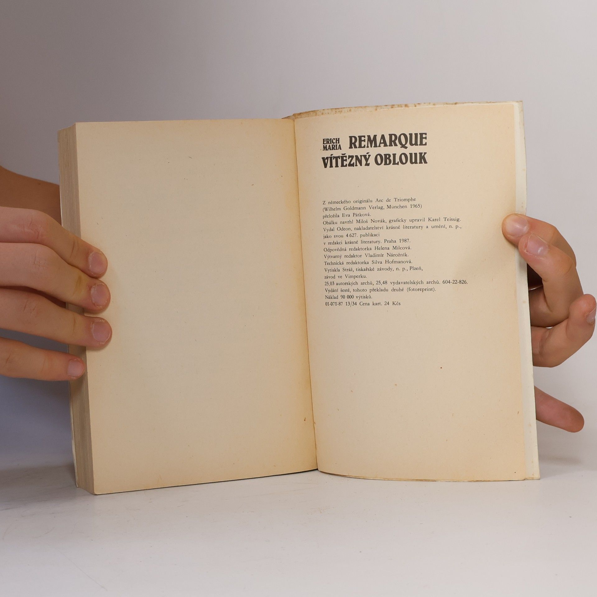Erich Maria Remarque Vítězný oblouk