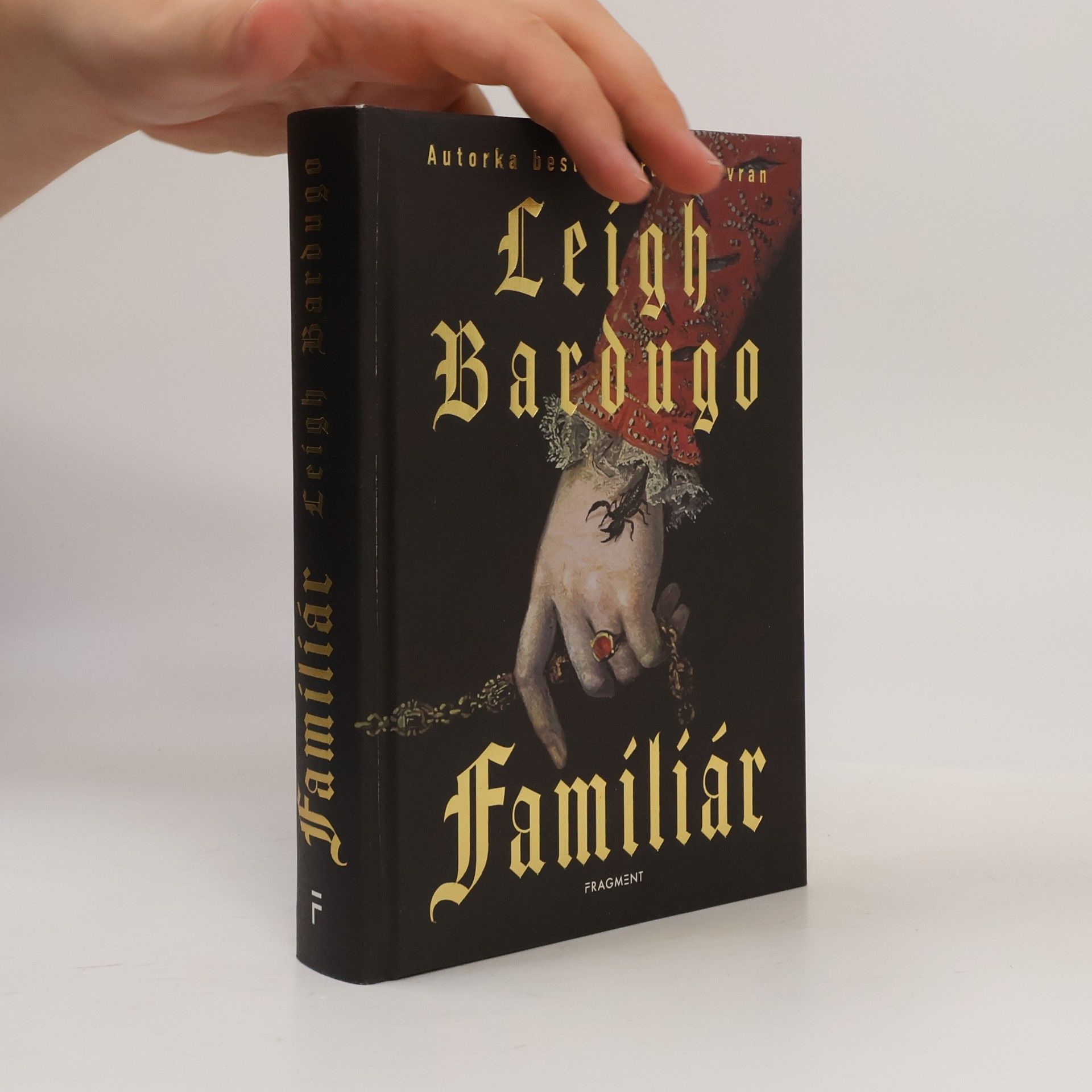 Leigh Bardugo Familiár