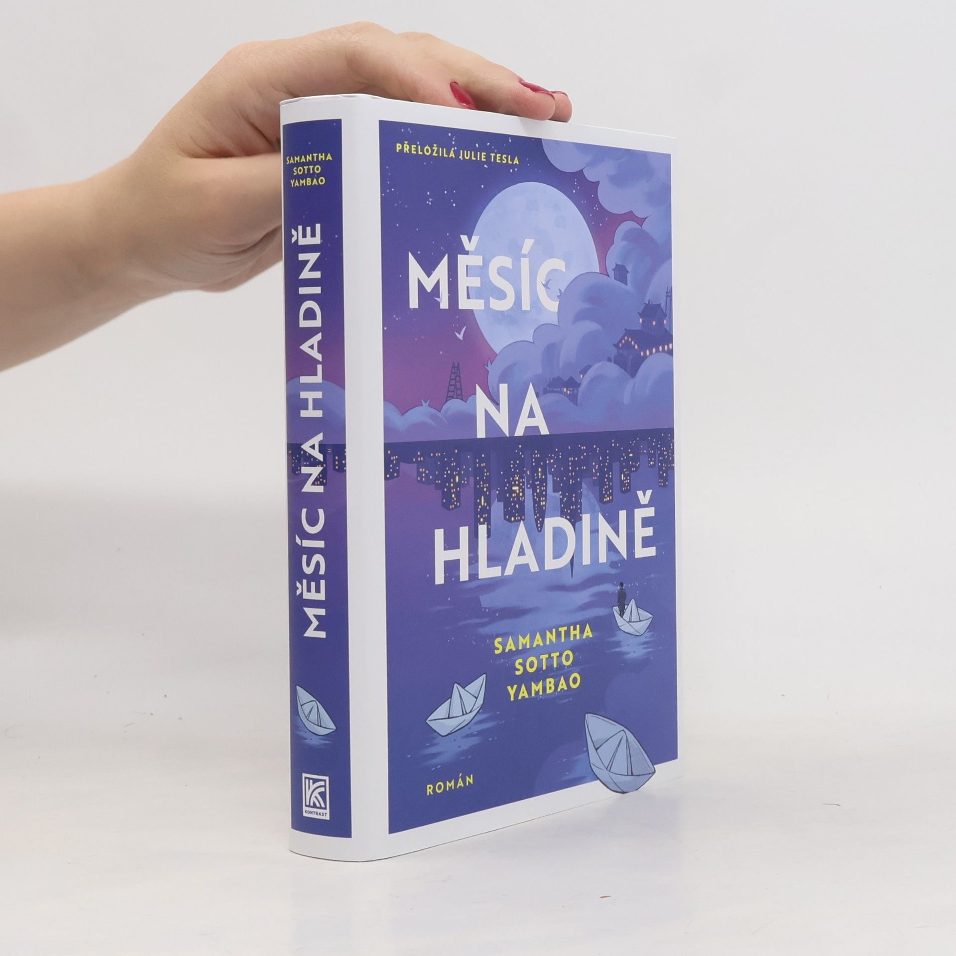 Měsíc na hladině