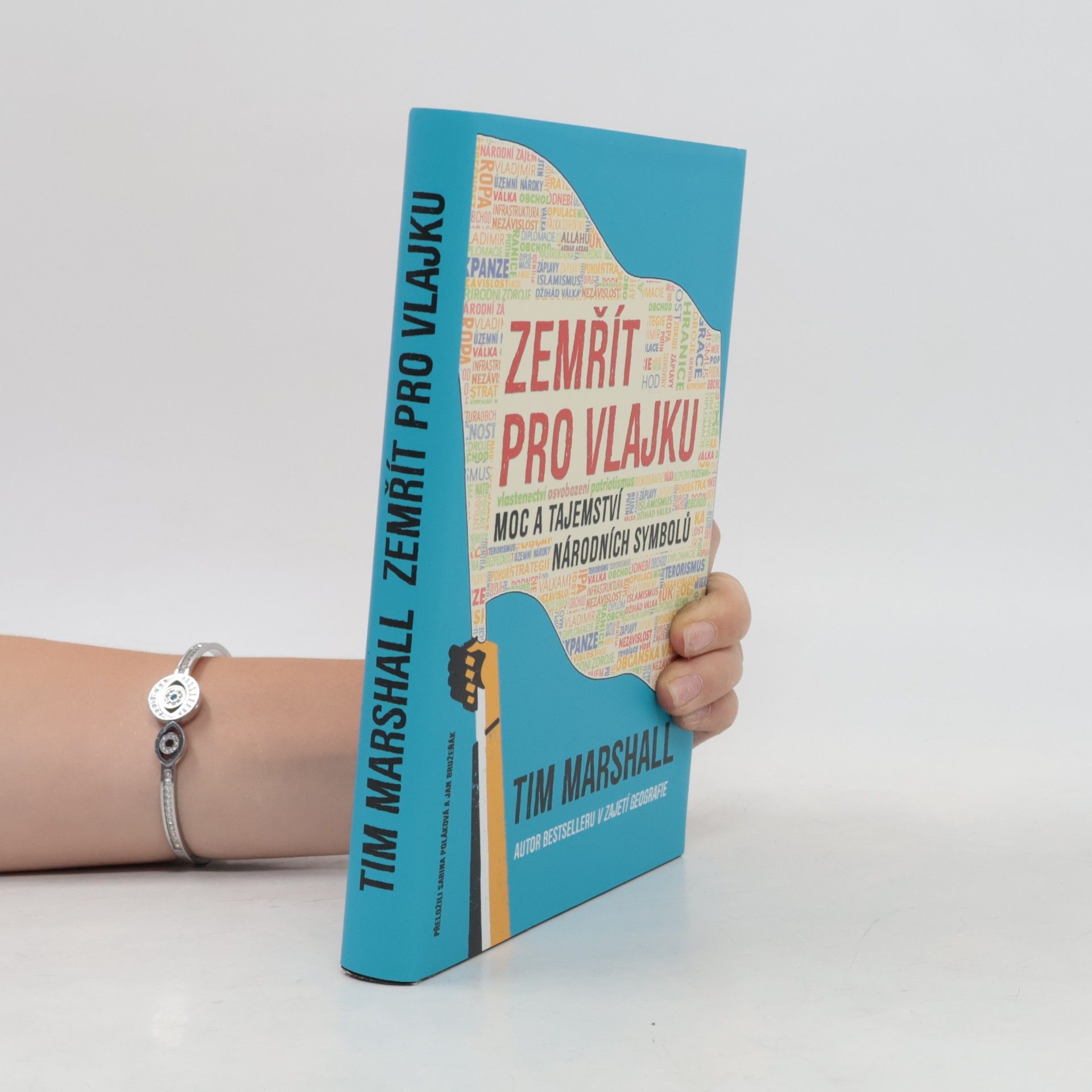 Jan Bružeňák Zemřít pro vlajku. Moc a tajemství národních symbolů