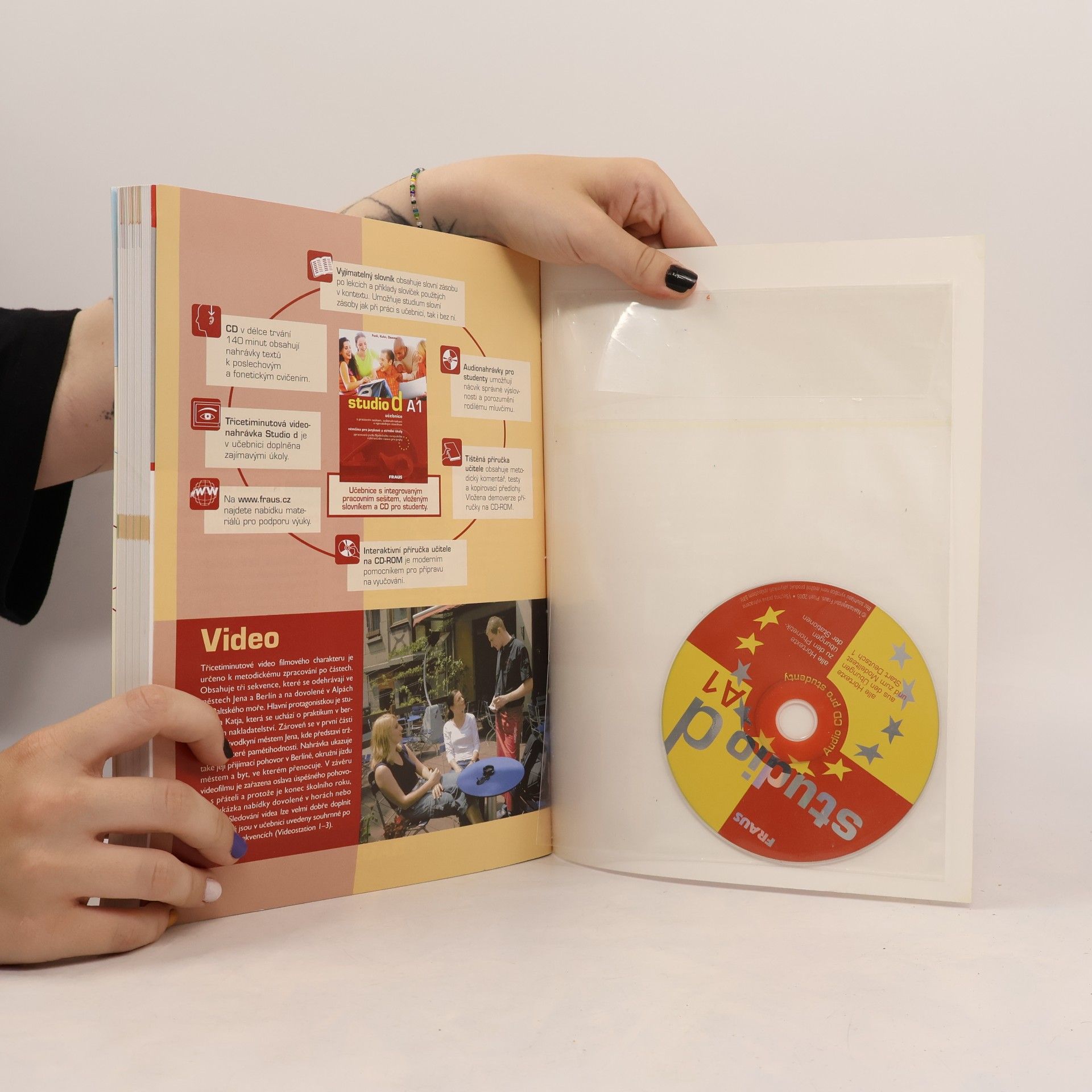 Autorenkollektiv Studio d A1: Učebnice