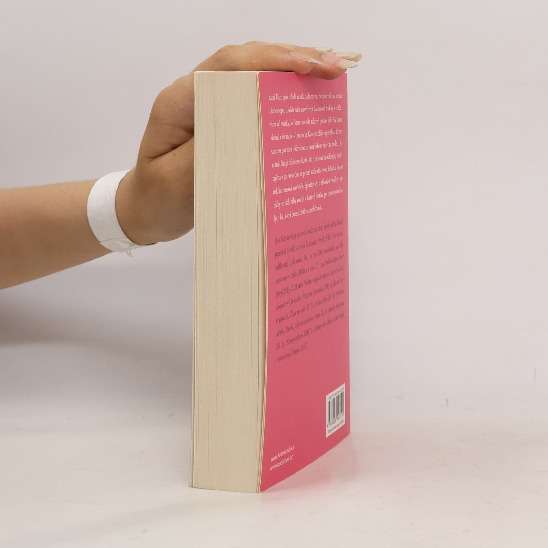 Jojo Moyes Schovej mě v dešti