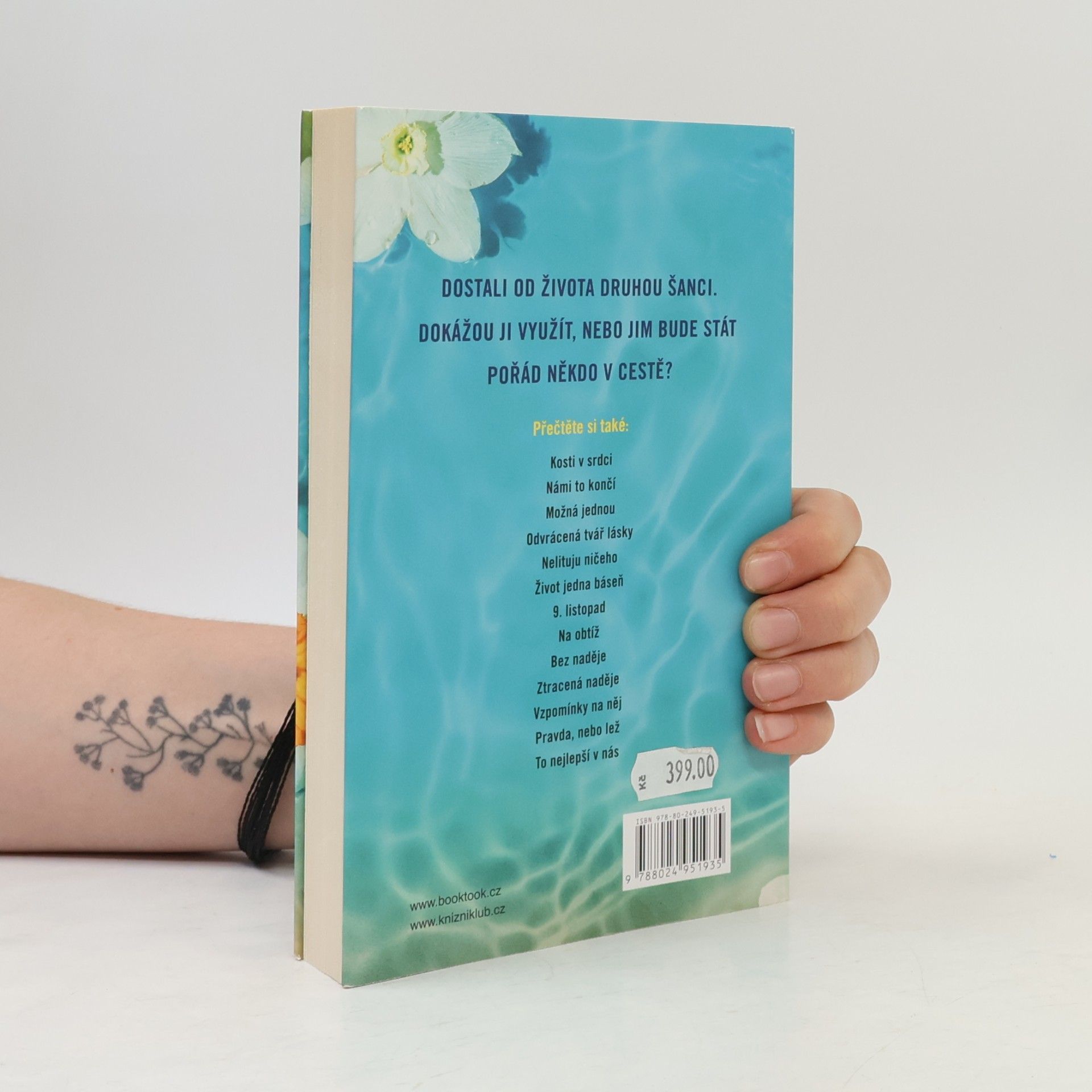 Colleen Hoover Námi to začíná
